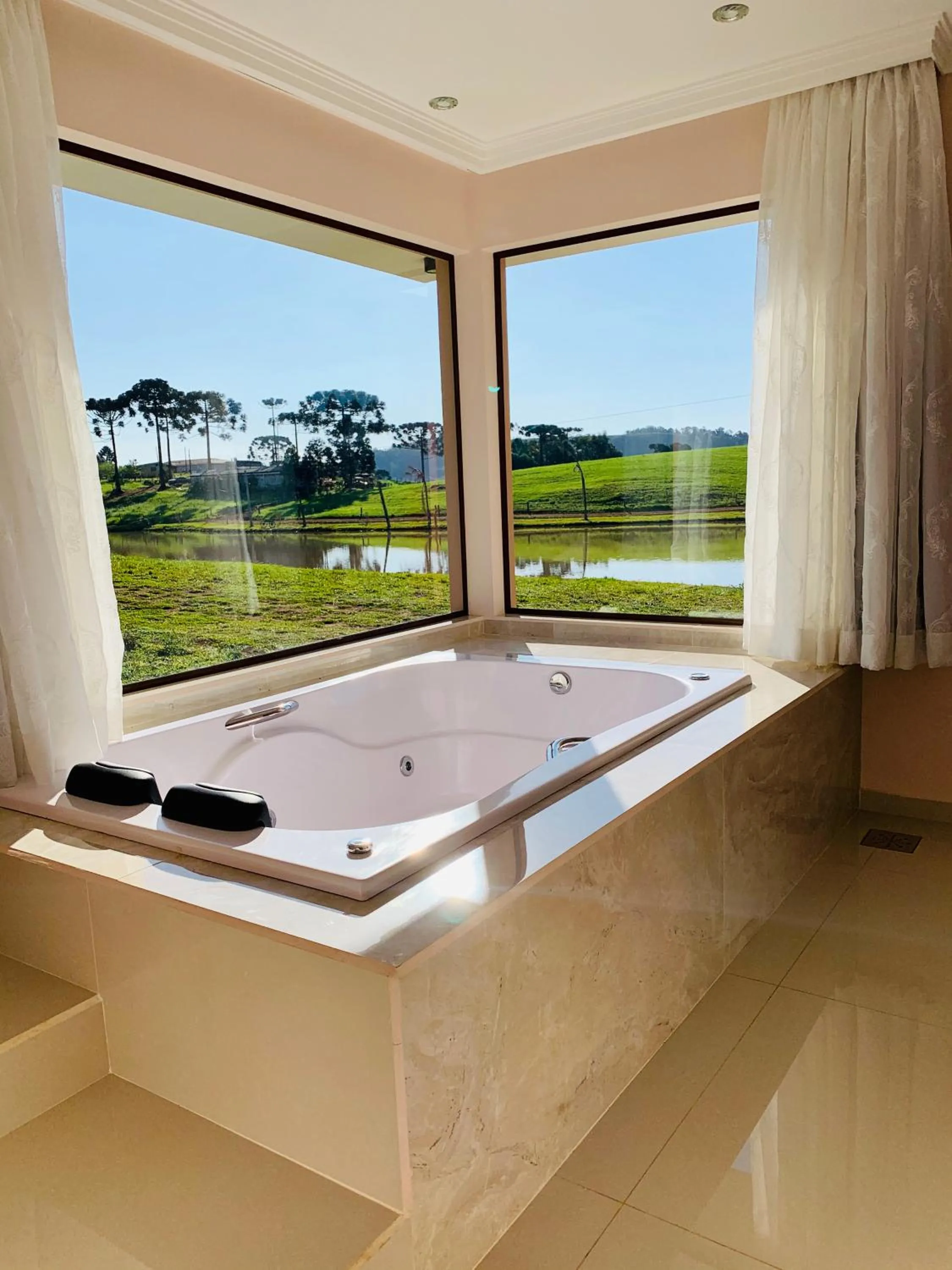 Hot Tub in Hope Valley Adventure Resort