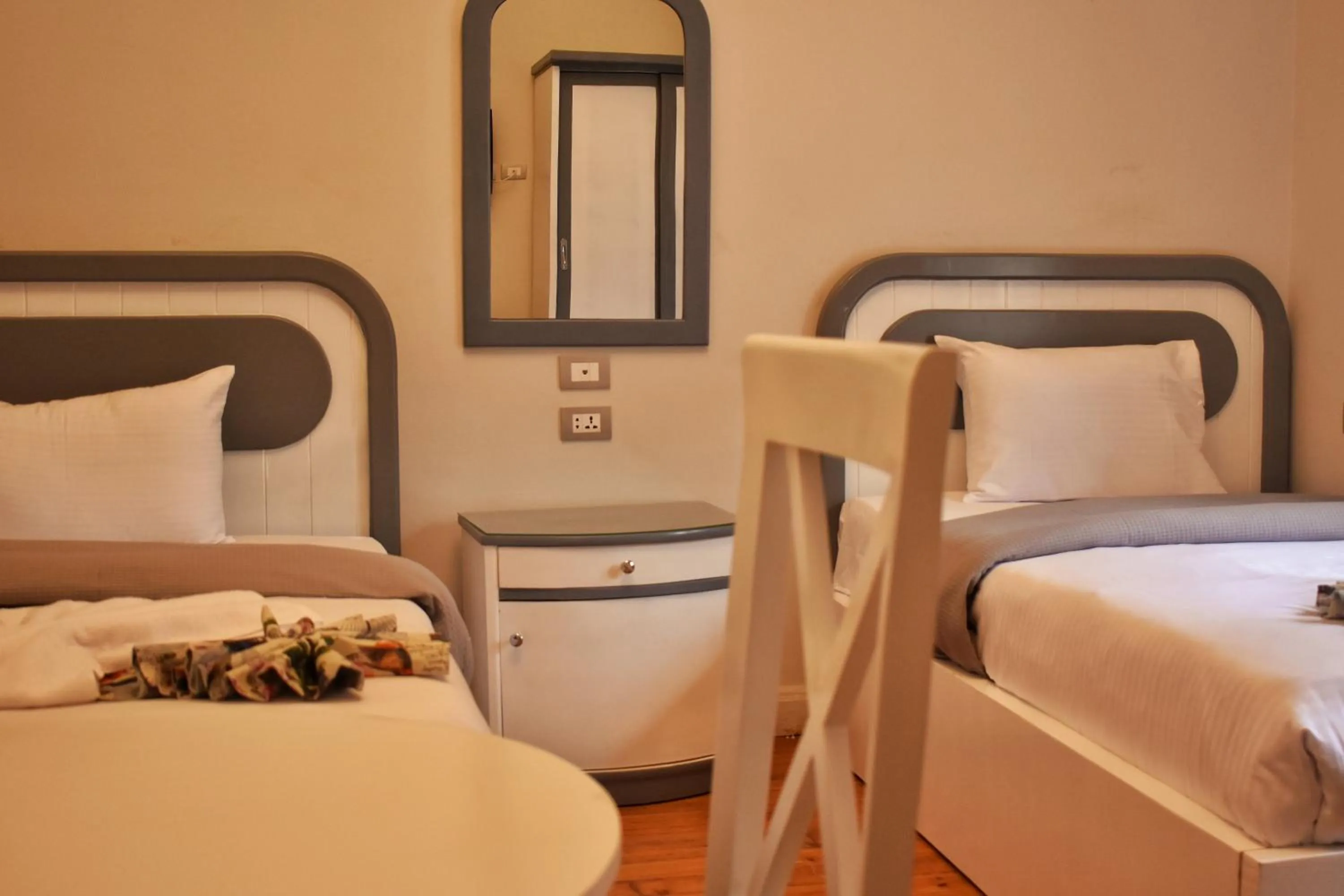 Photo of the whole room, Bed in columbia sky city hotel