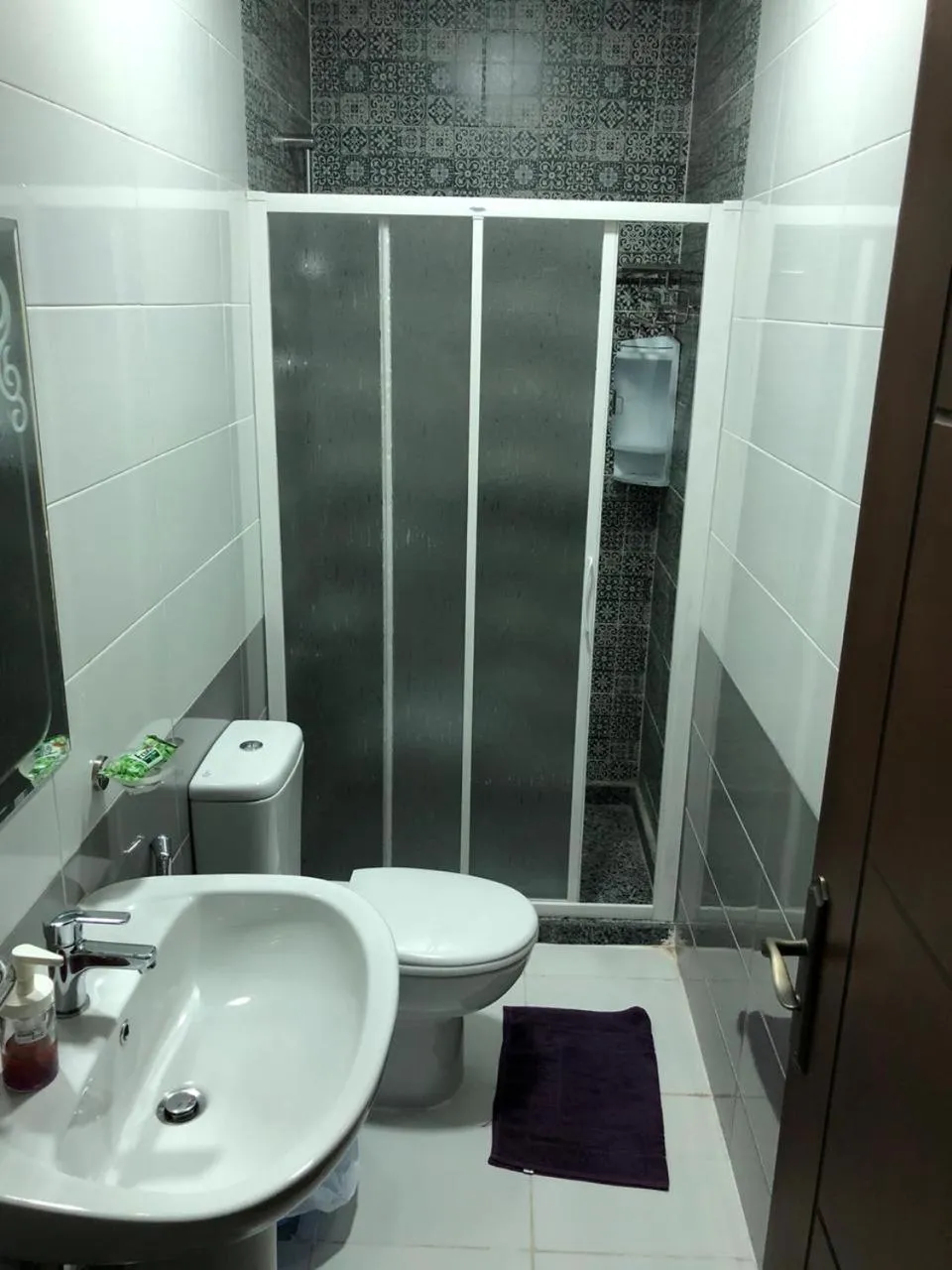 Shower in columbia sky city hotel