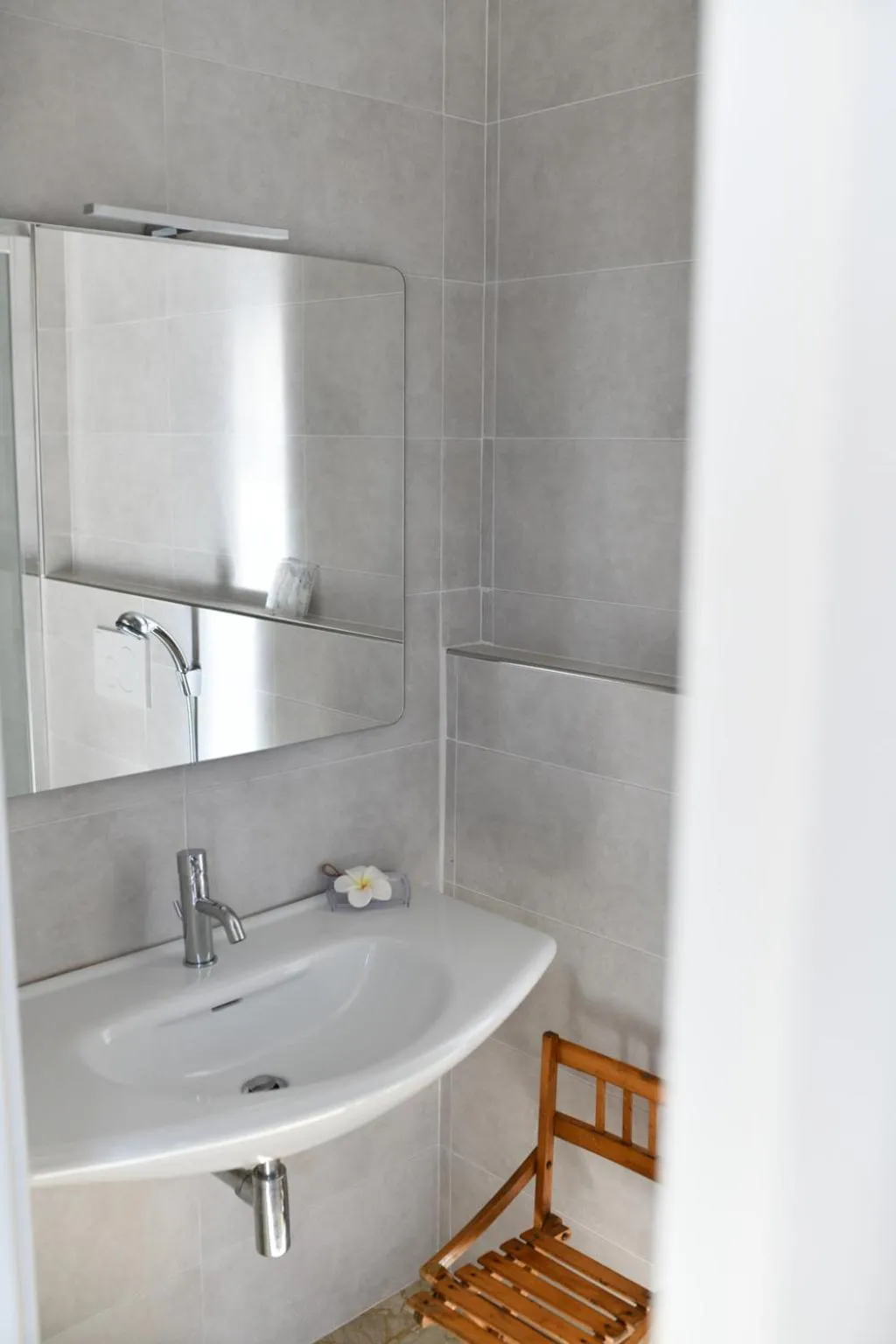 Bathroom in B&B Porta Romana-Language And Art