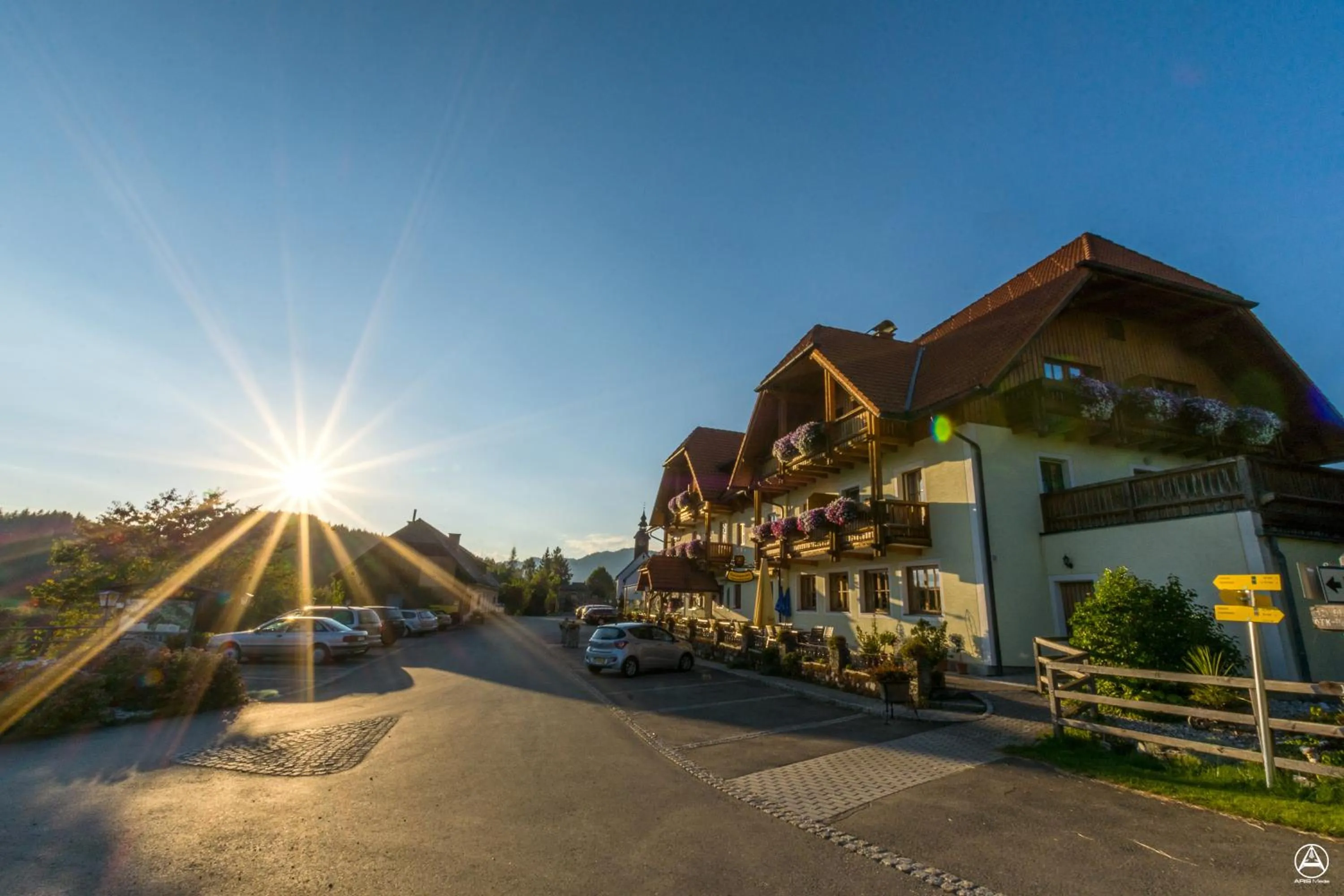 Facade/entrance in Alpengasthof Moser