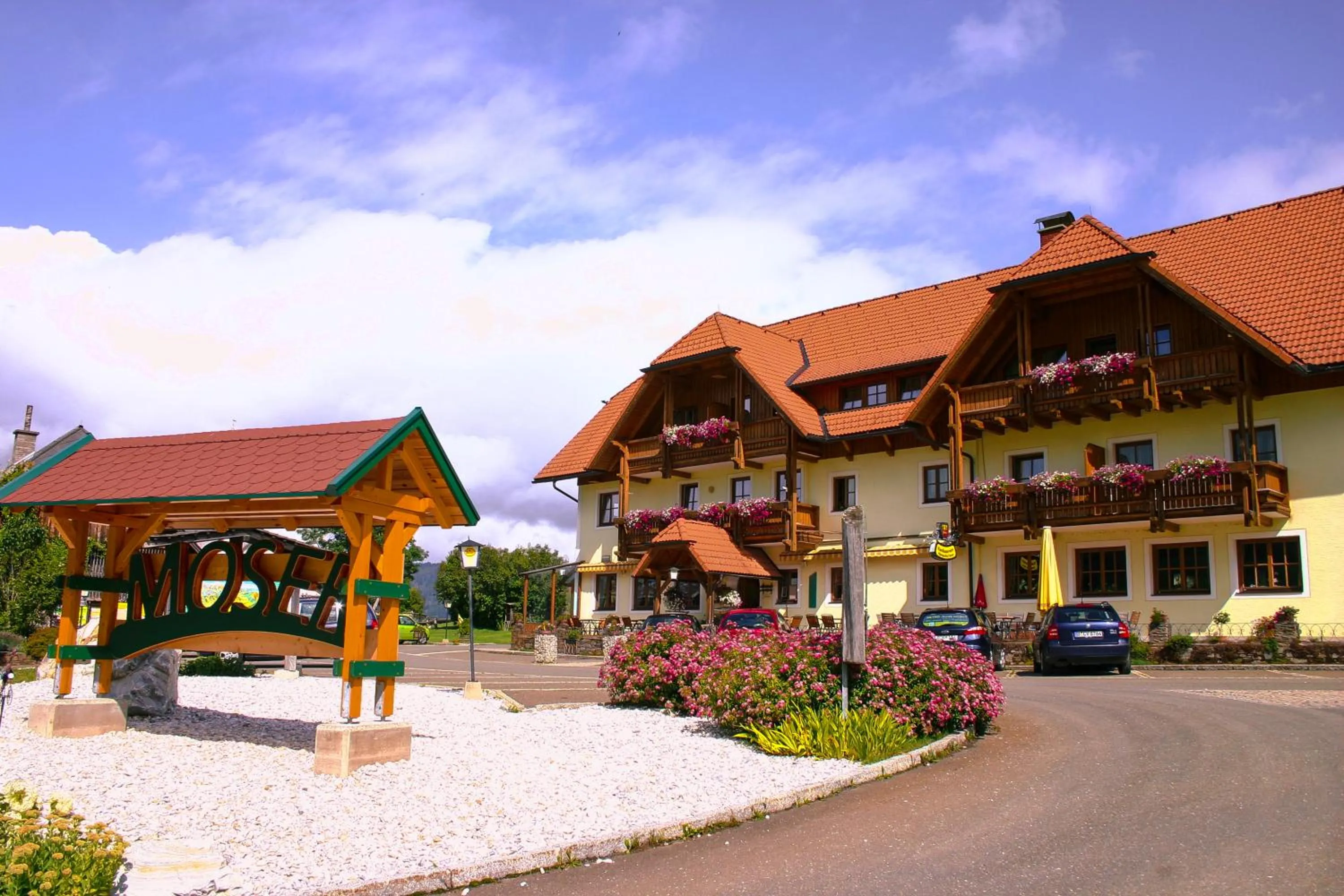 Facade/entrance in Alpengasthof Moser