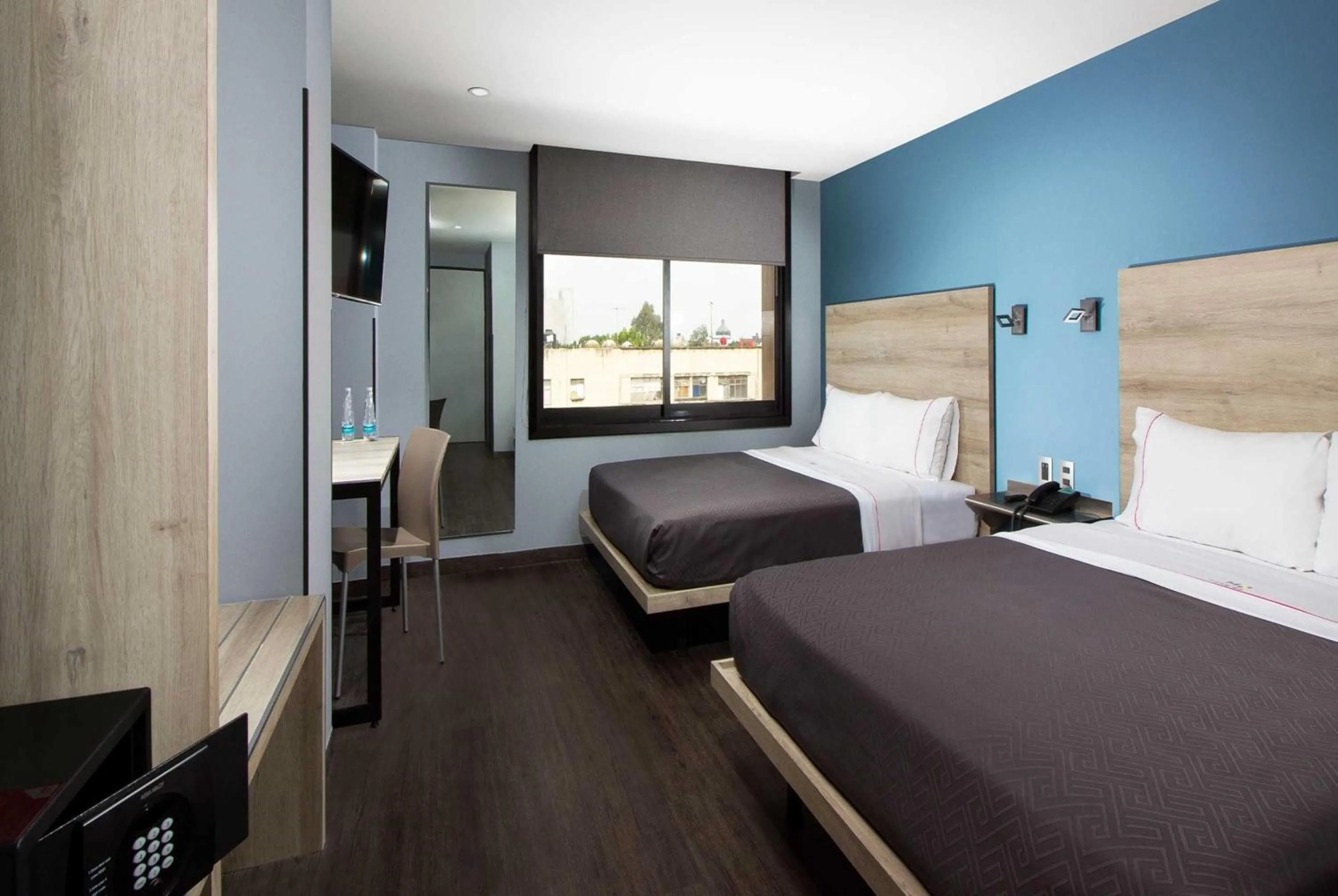 Photo of the whole room, Bed in Hotel MX lagunilla CDMX, Trademark Collection by Wyndham