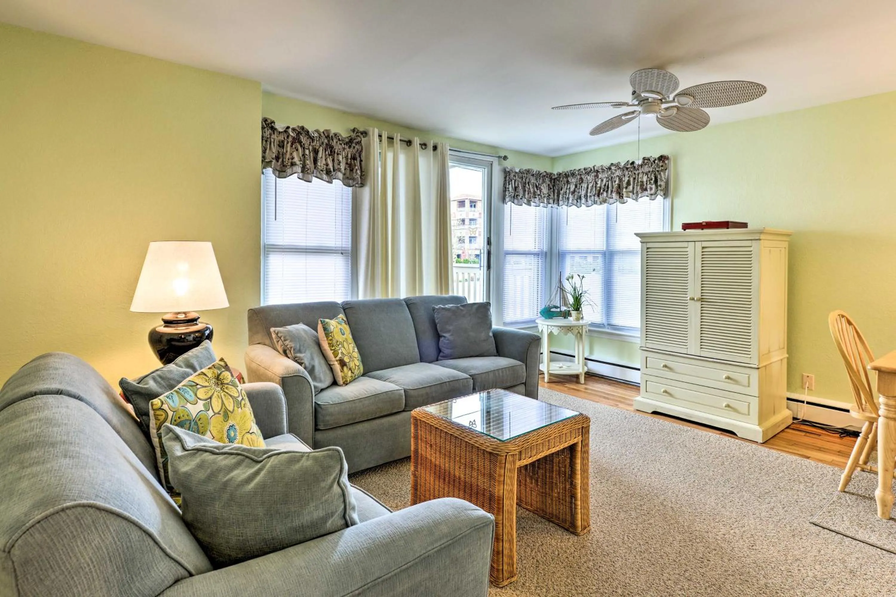 Wildwood Crest Condo 2 Blocks to Beach!