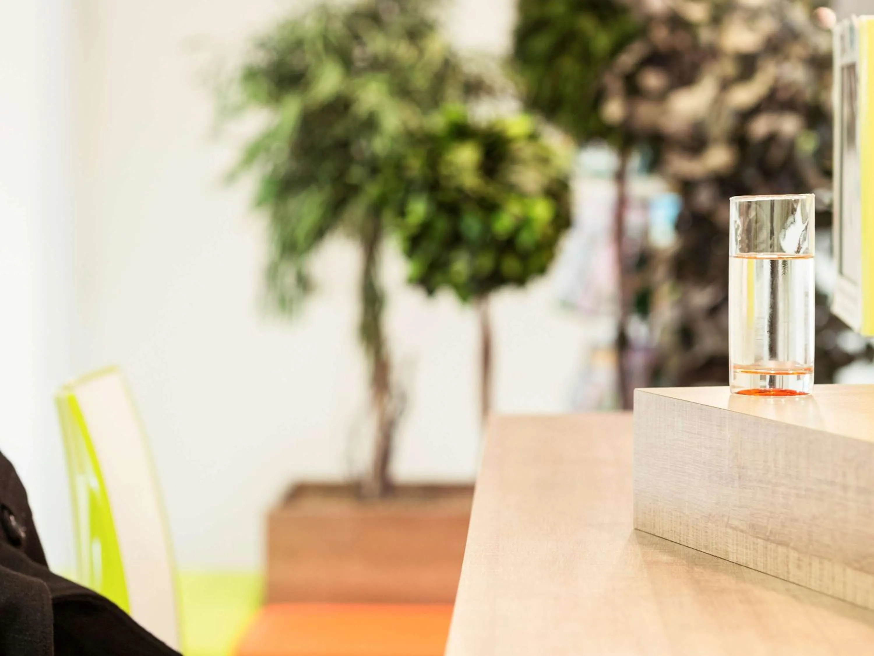 Lounge or bar in ibis Styles Niort Poitou Charentes