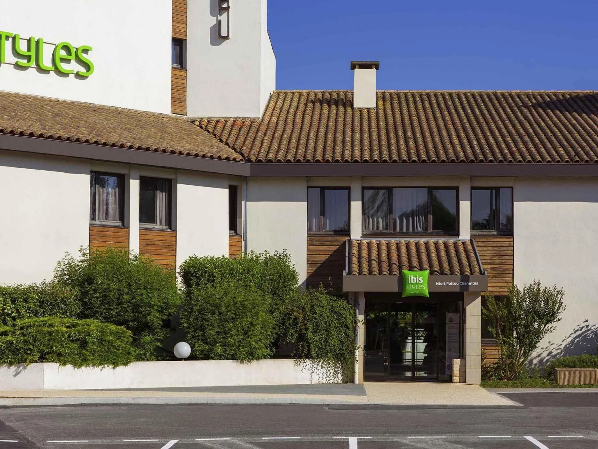 Property building in ibis Styles Niort Poitou Charentes