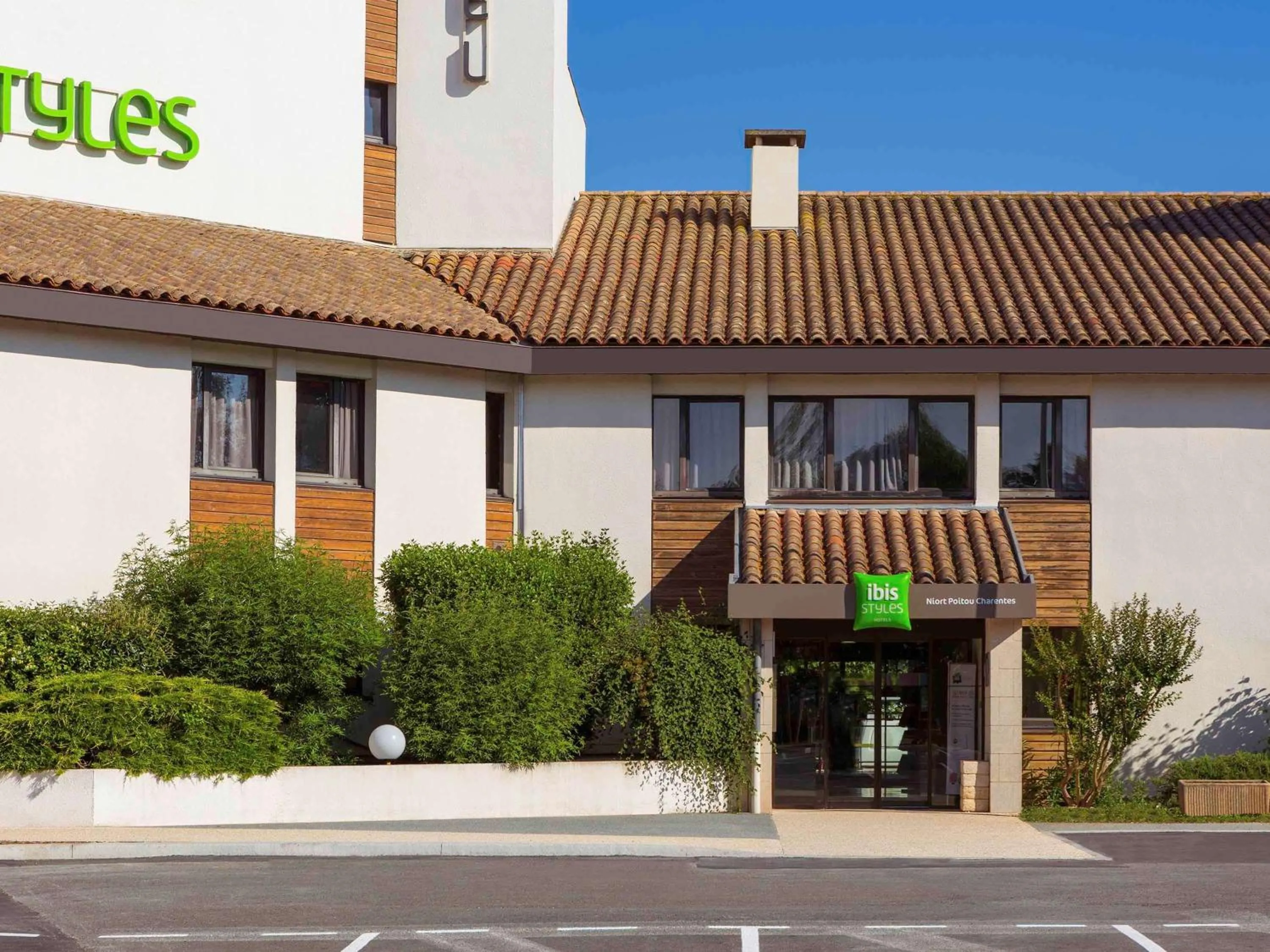 Property building in ibis Styles Niort Poitou Charentes
