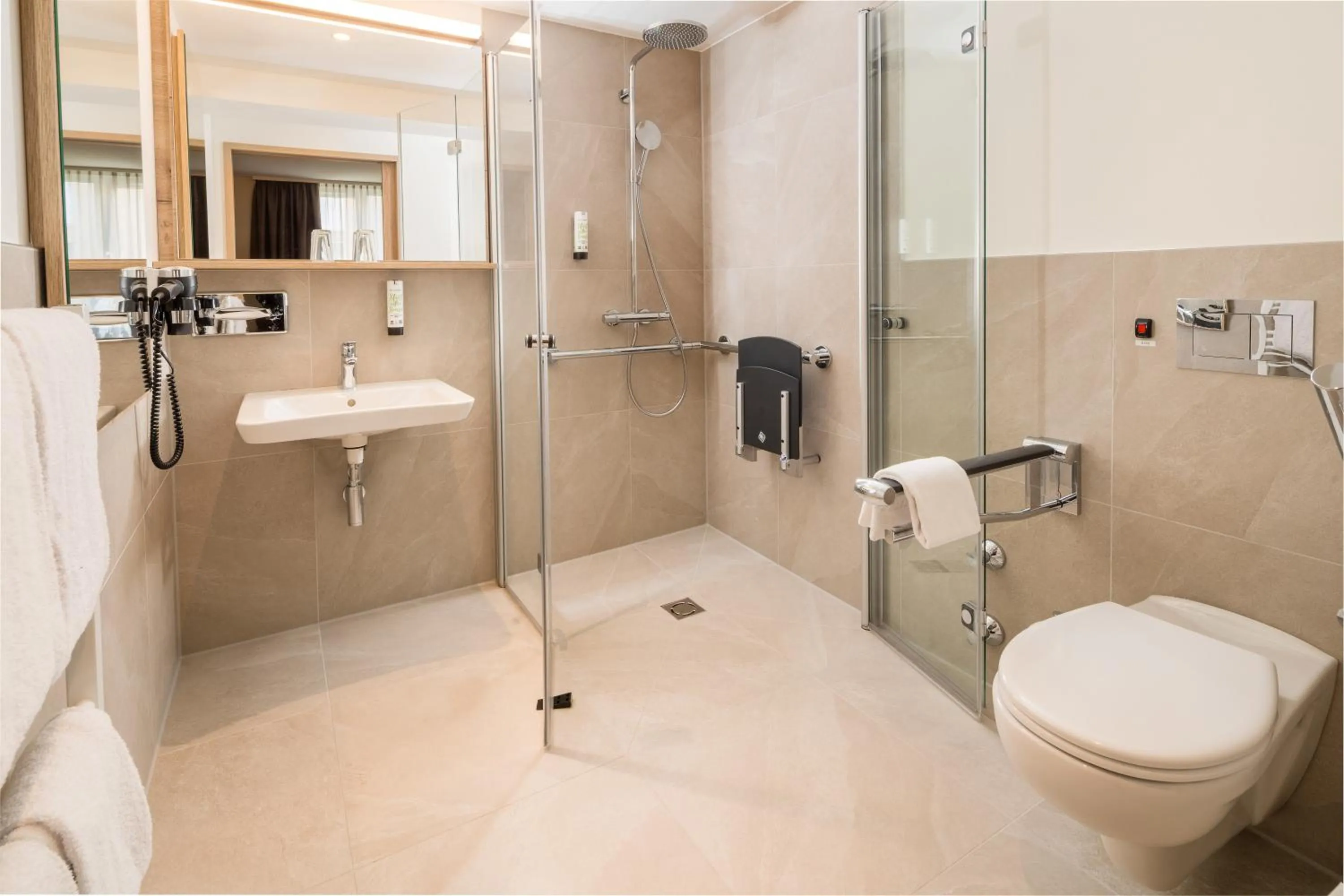 Bathroom in Best Western Hotel München Airport