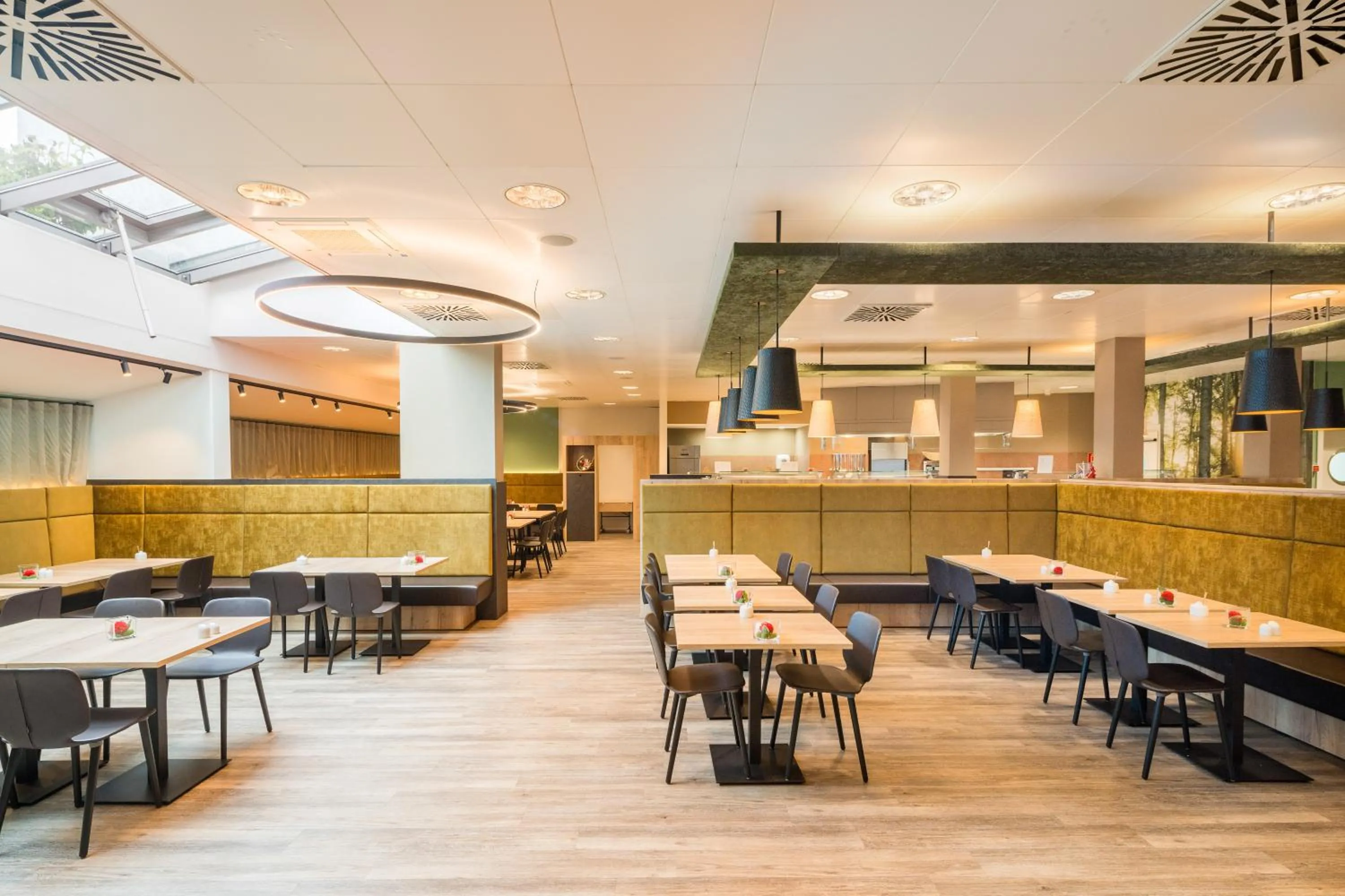 Restaurant/places to eat in Best Western Hotel München Airport