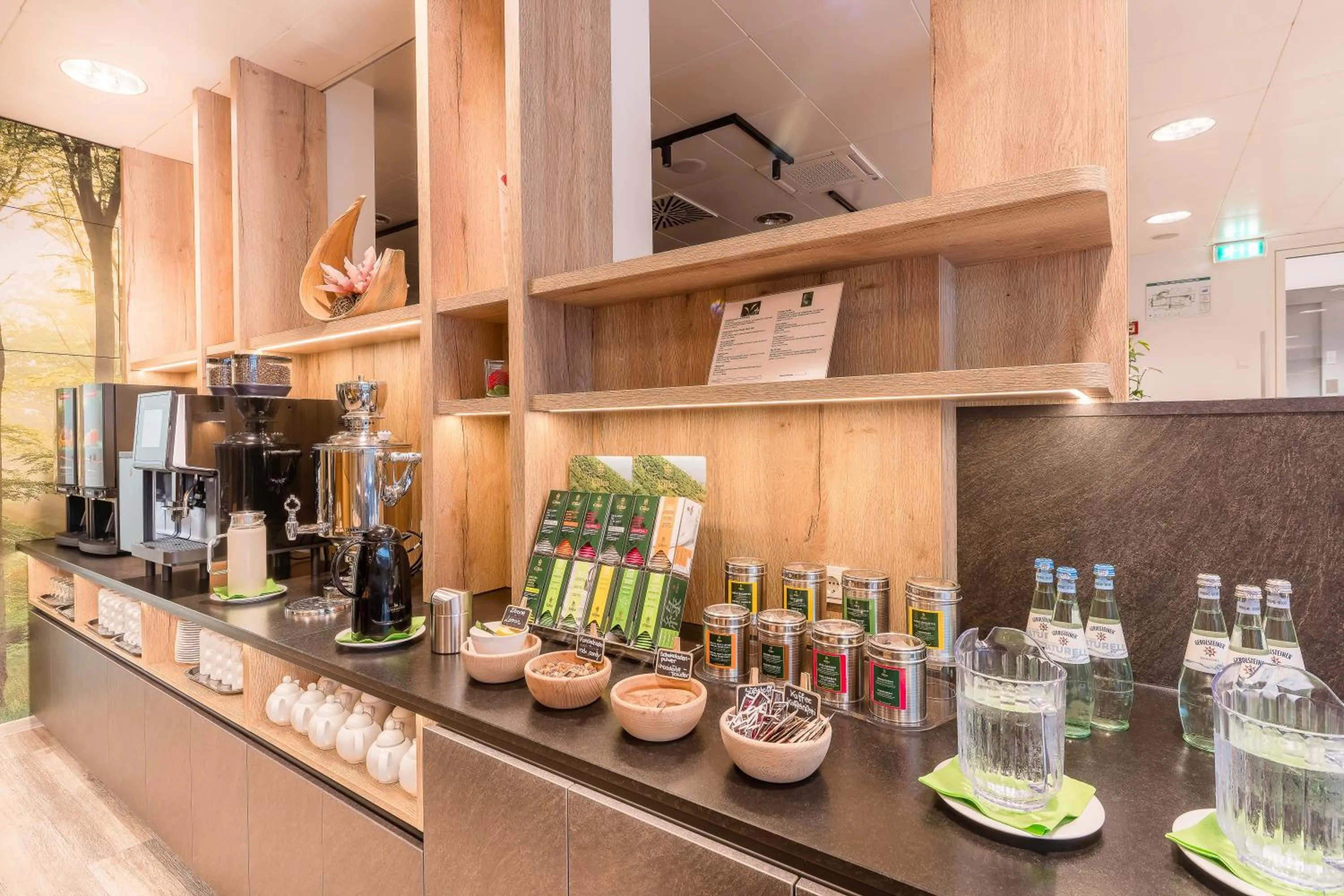 Buffet breakfast in Best Western Hotel München Airport