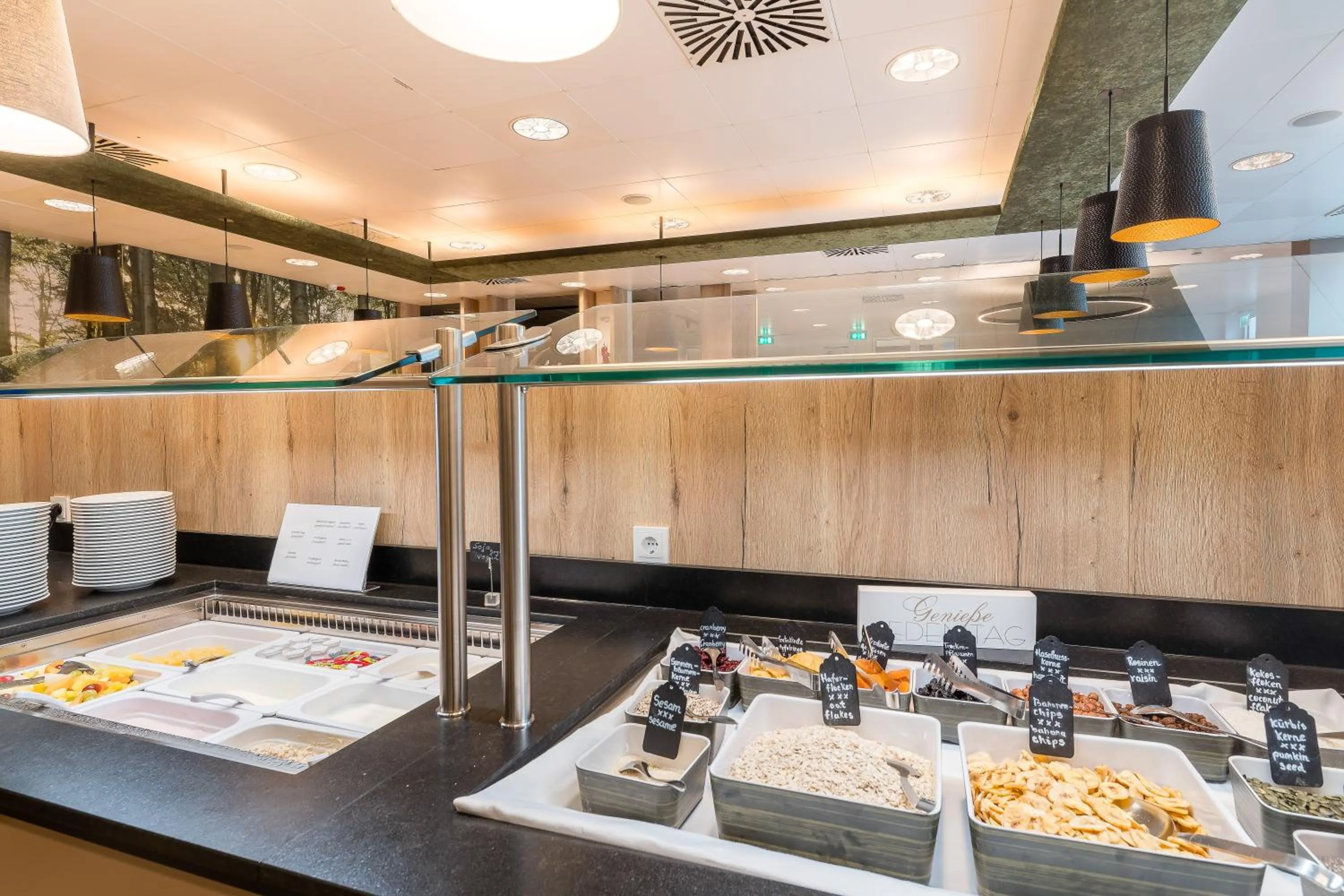 Buffet breakfast in Best Western Hotel München Airport