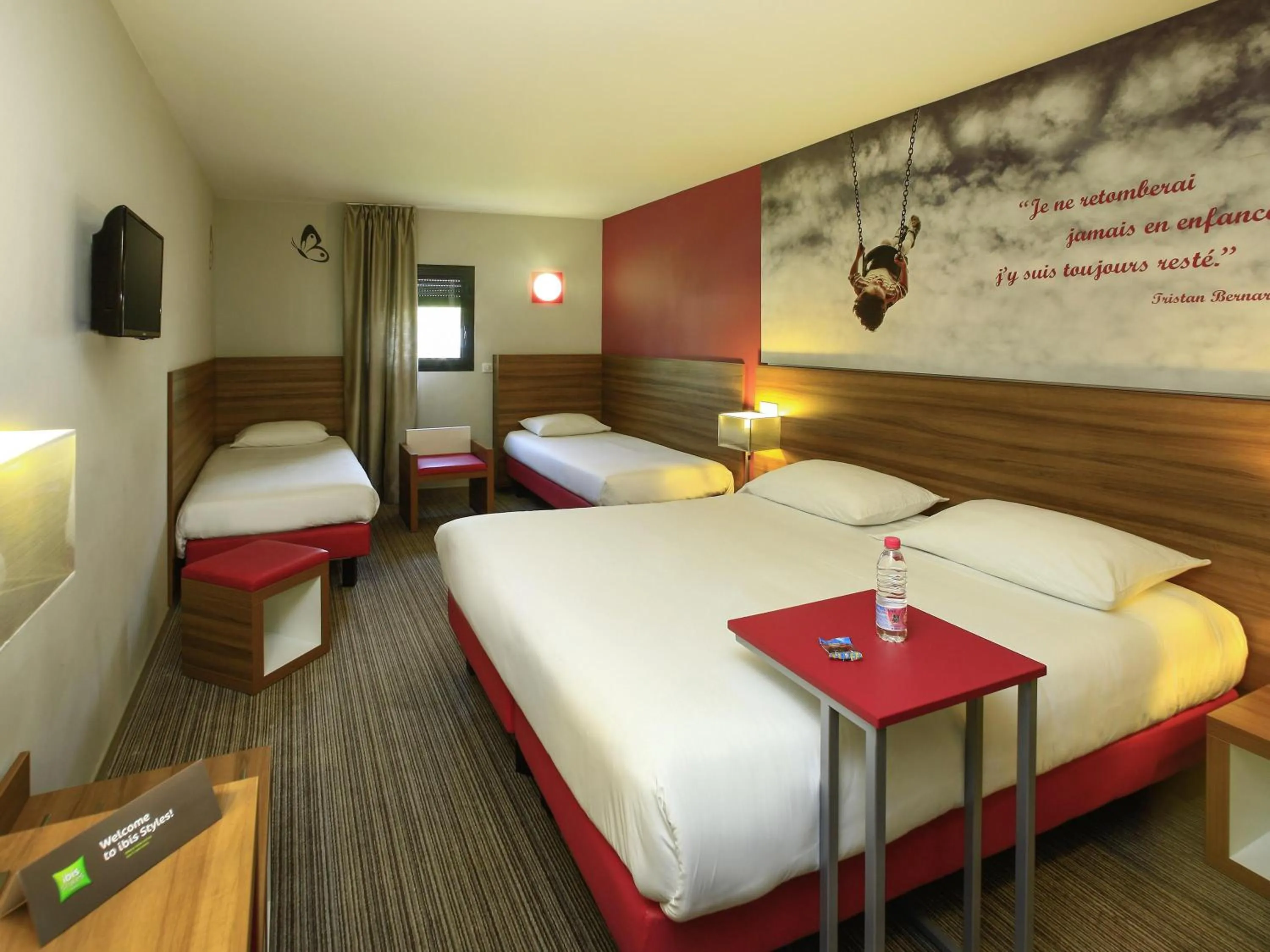 Bedroom, Bed in ibis Styles Castres