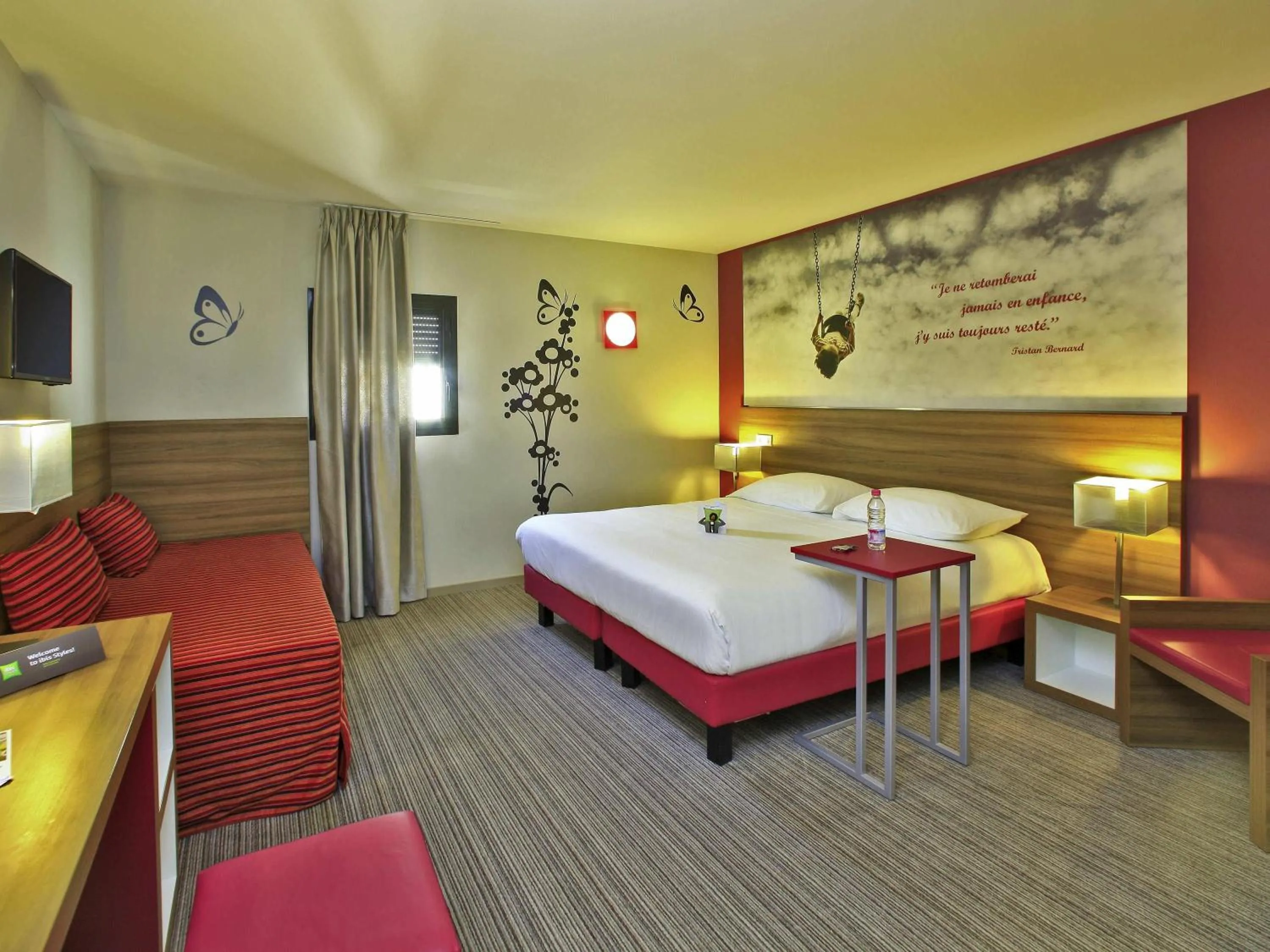 Bedroom, Bed in ibis Styles Castres