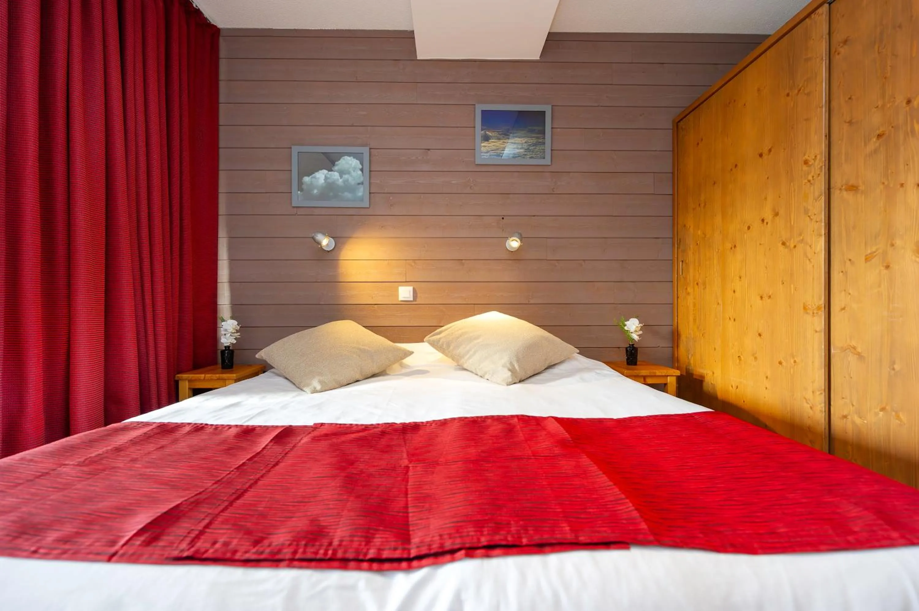 Bed in Village Vacances Le Tarbesou - Pied de piste station Ax 3 Domaines