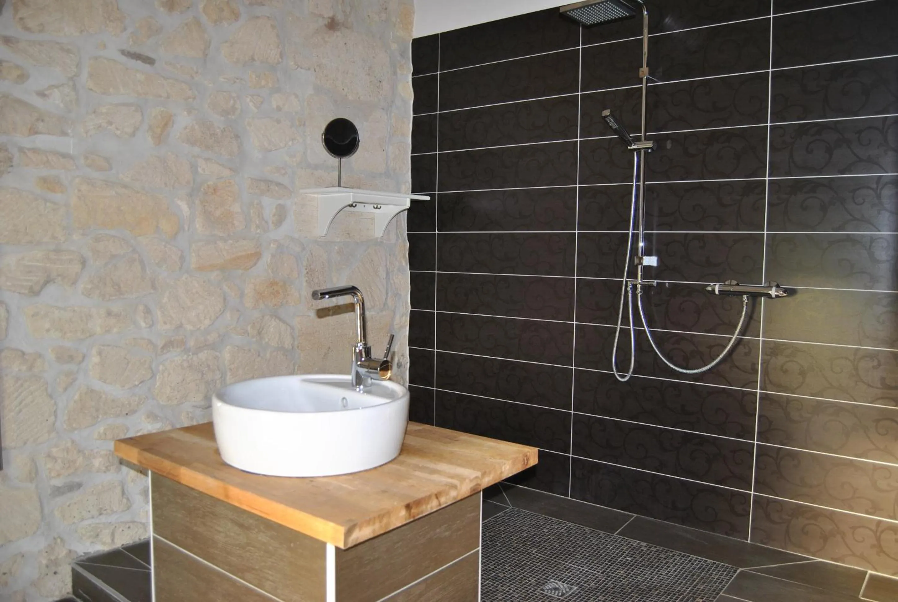 Bathroom in La Grange de La Dupuise