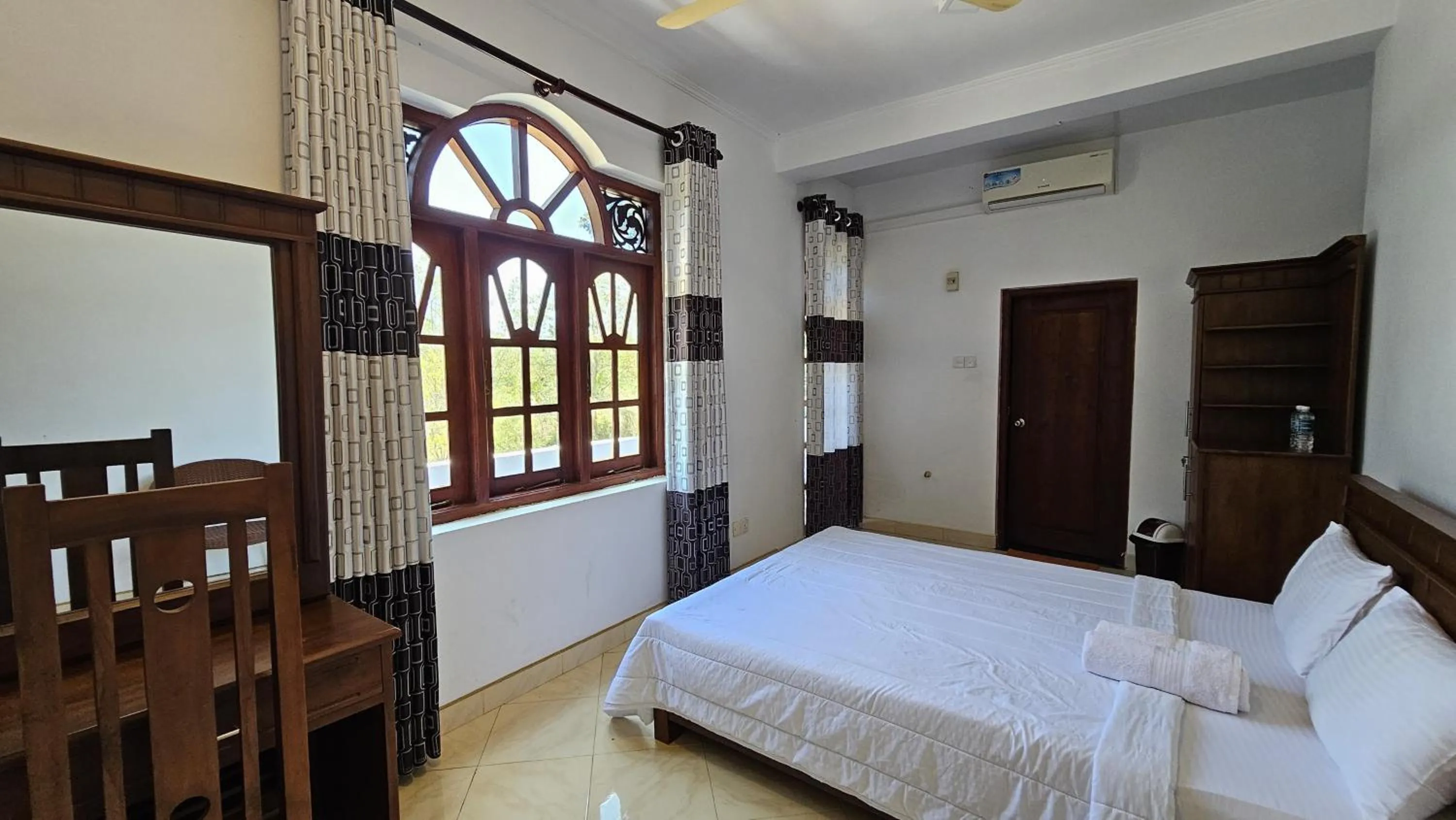 Bed in Grand Villa Kalametiya