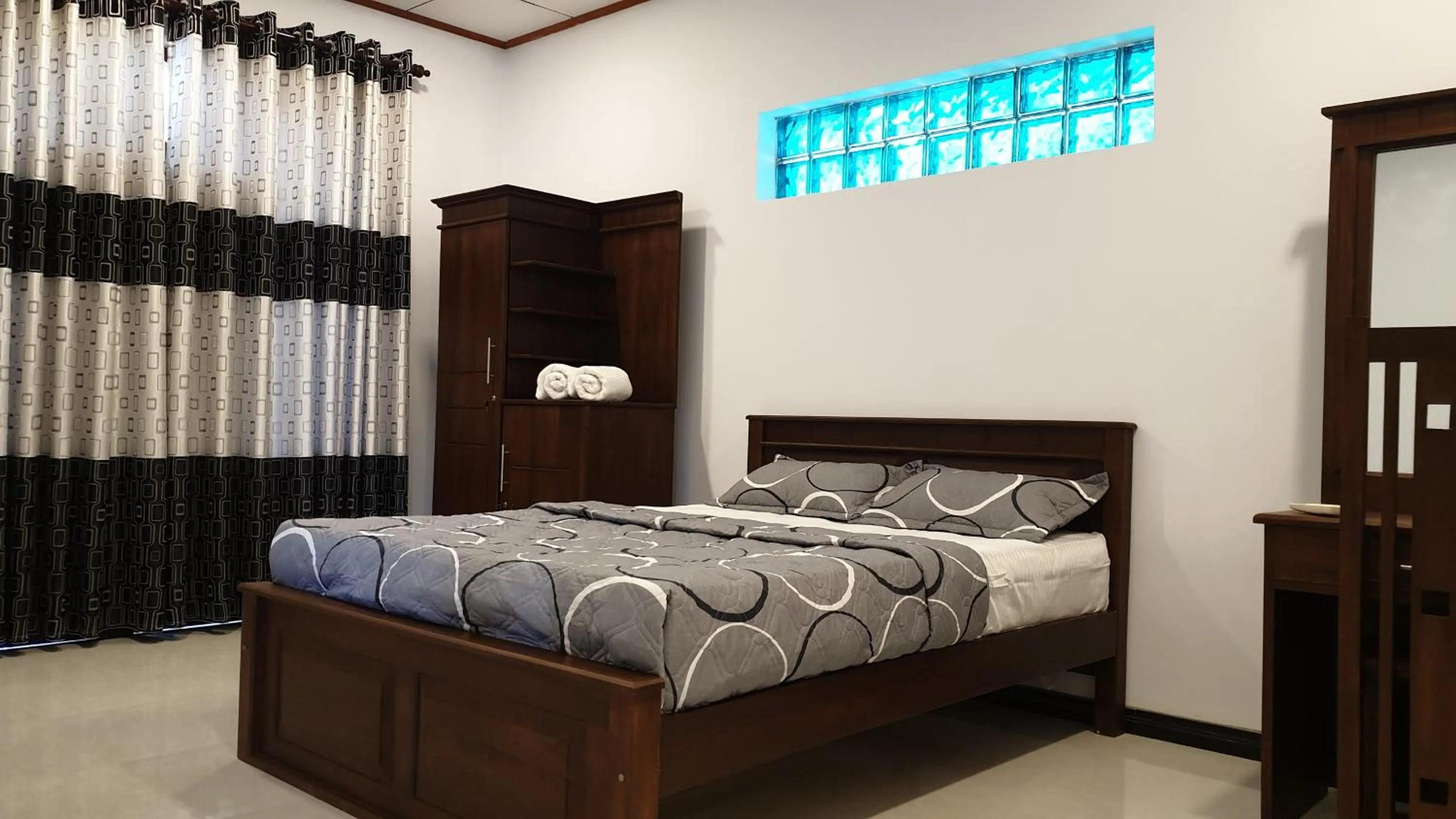 Bed in Grand Villa Kalametiya