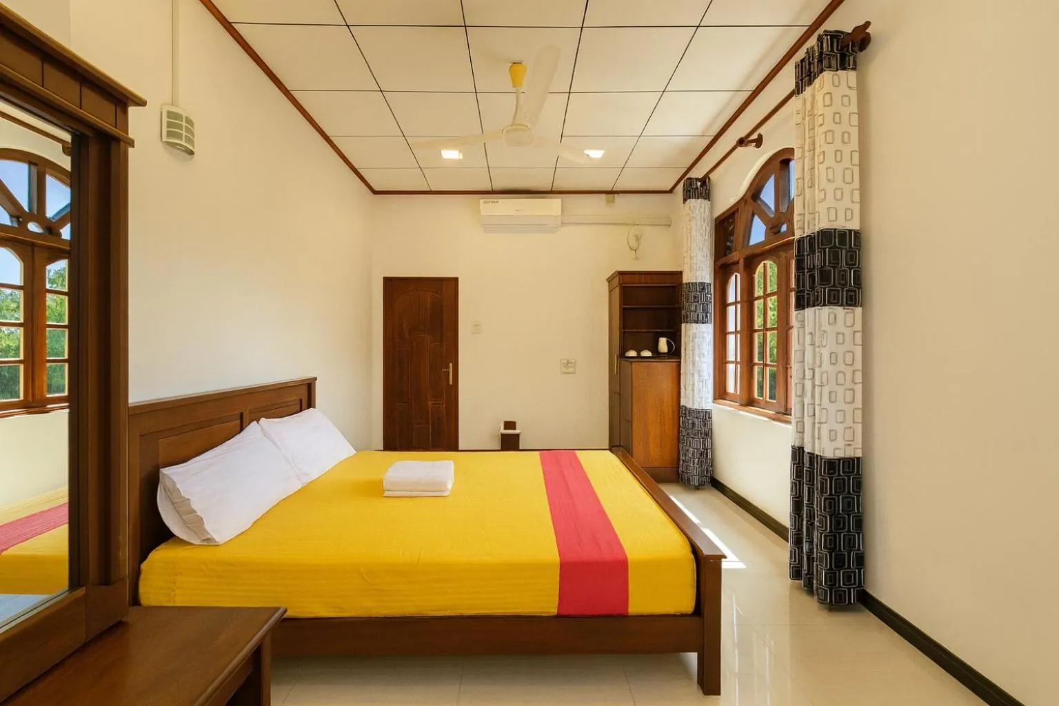 Bed in Grand Villa Kalametiya