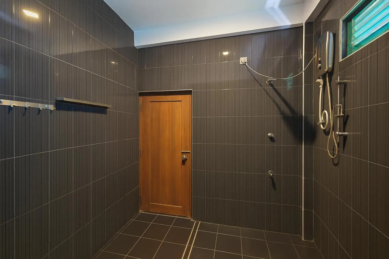 Shower in Grand Villa Kalametiya