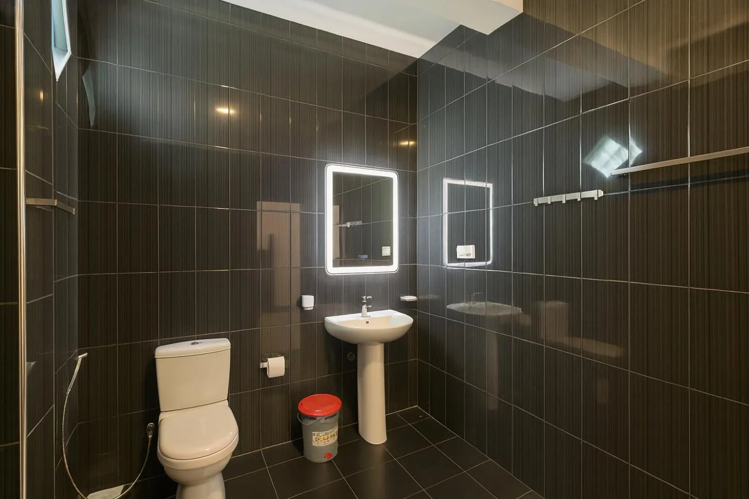 Shower in Grand Villa Kalametiya