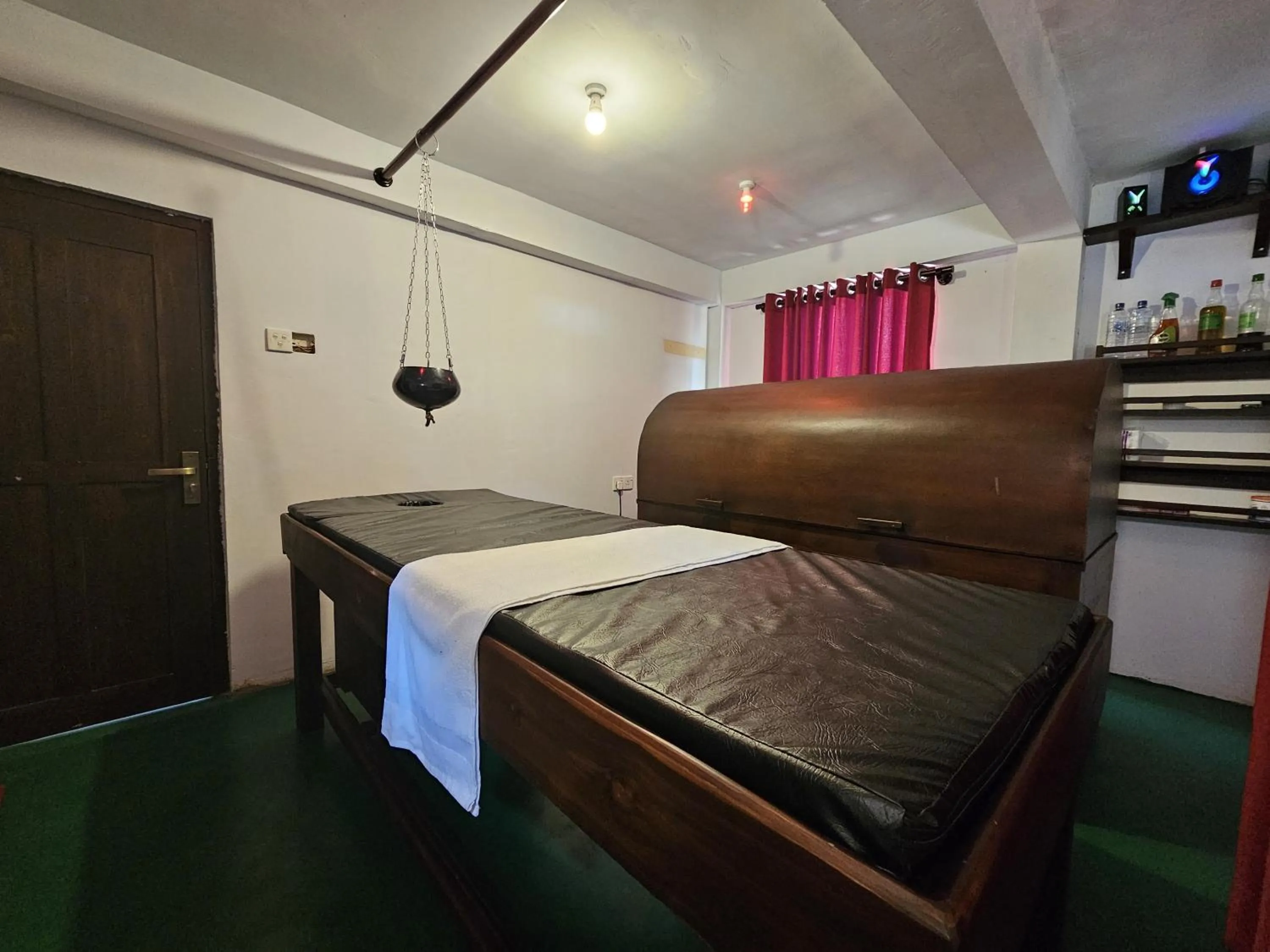 Massage, Bed in Grand Villa Kalametiya