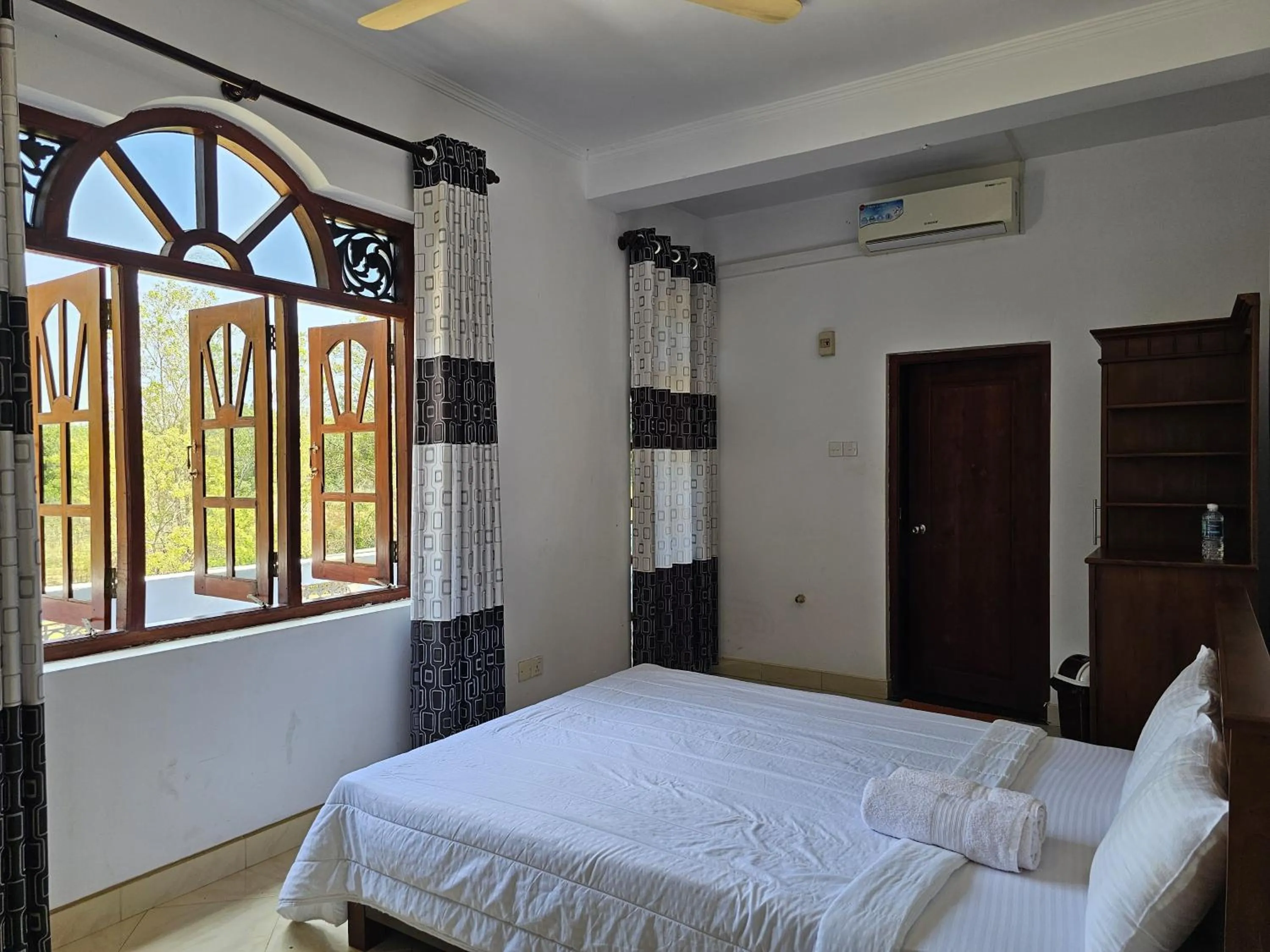 Bed in Grand Villa Kalametiya