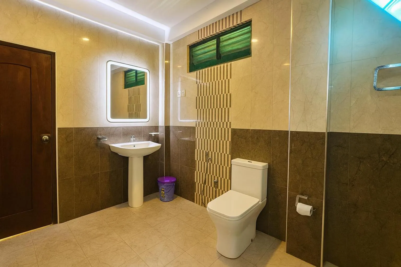 Shower in Grand Villa Kalametiya