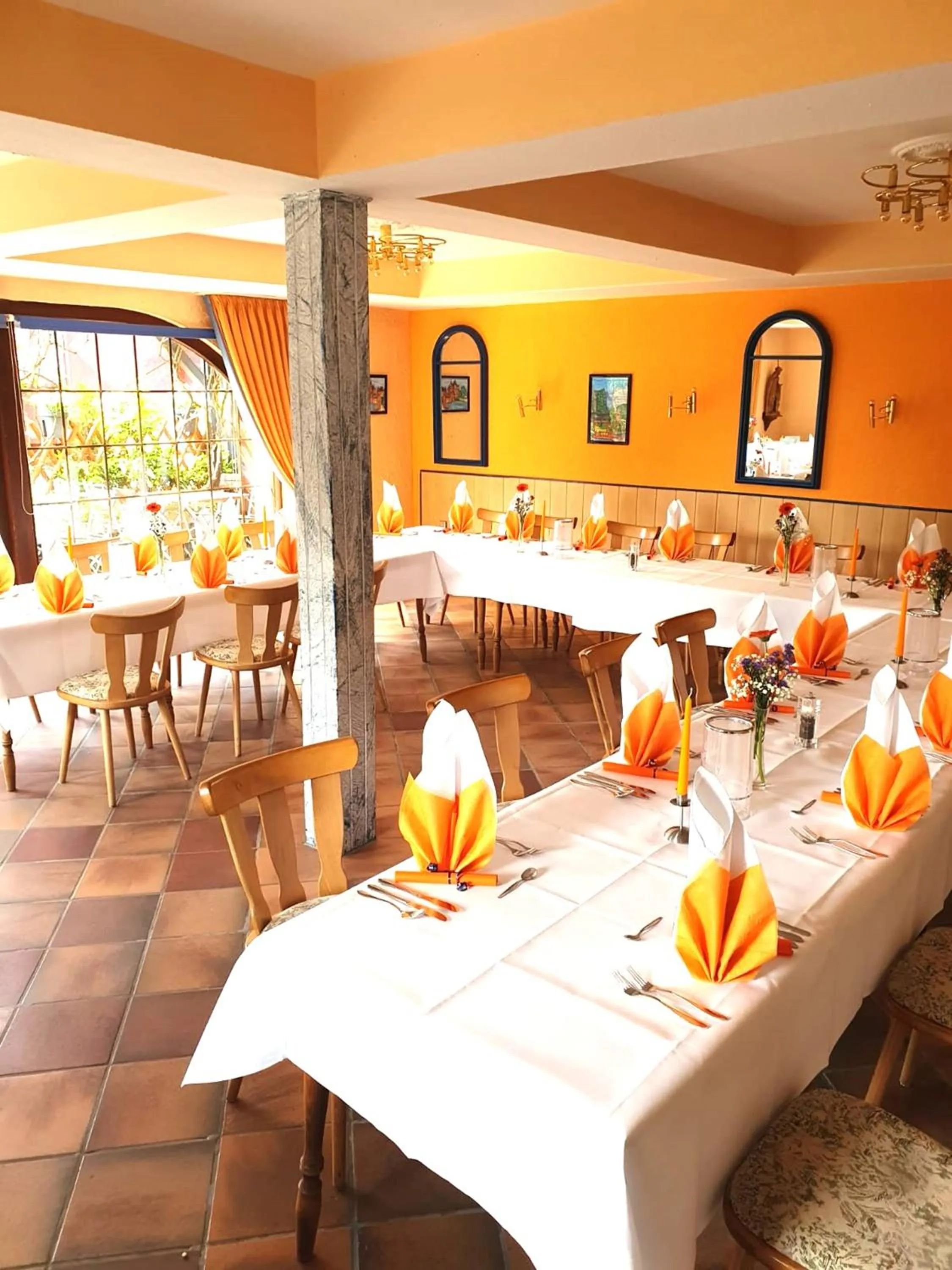 Banquet/Function facilities in Land-gut-Hotel Zum alten Forsthaus - Aufladestation für Elektroautos