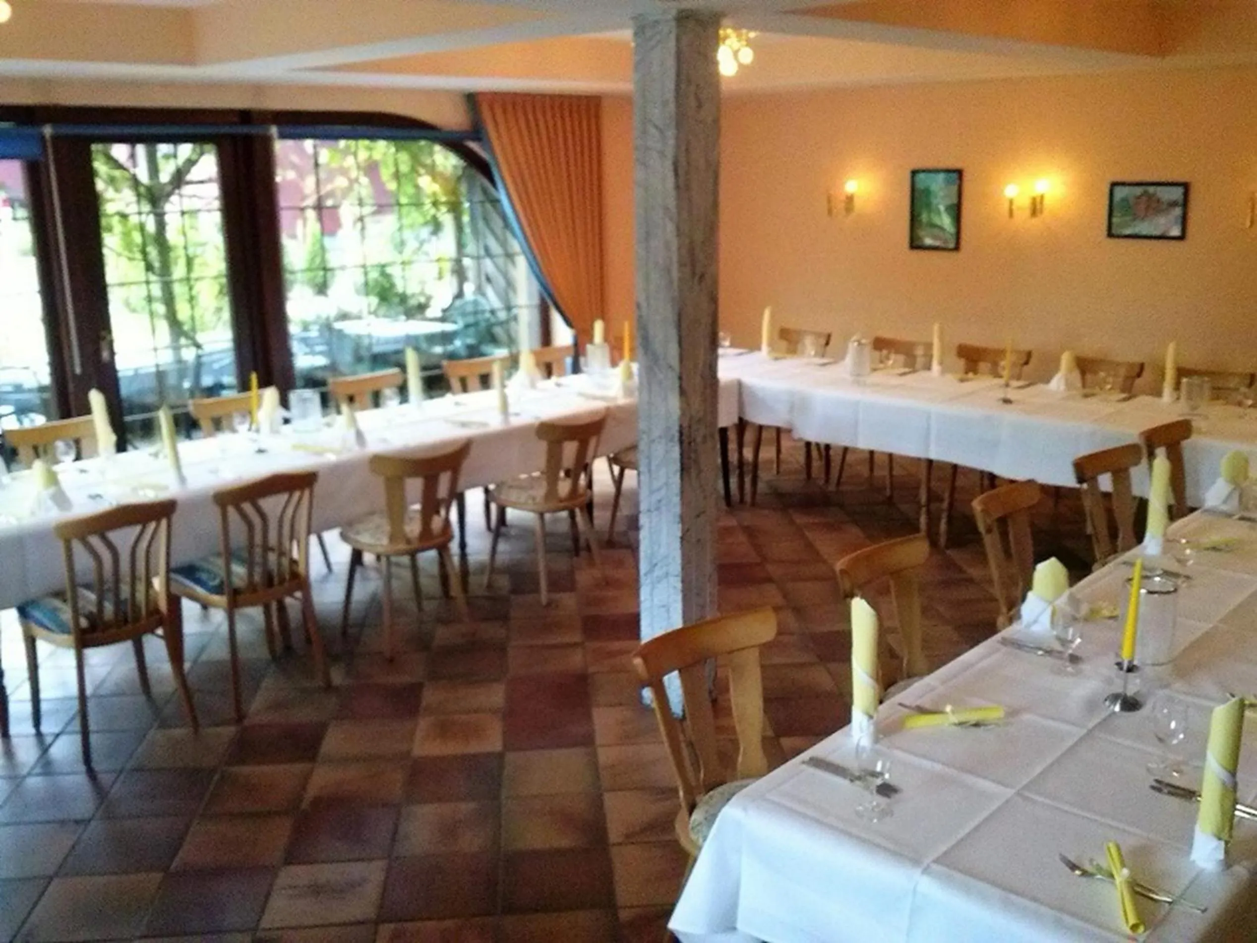 Banquet/Function facilities in Land-gut-Hotel Zum alten Forsthaus - Aufladestation für Elektroautos