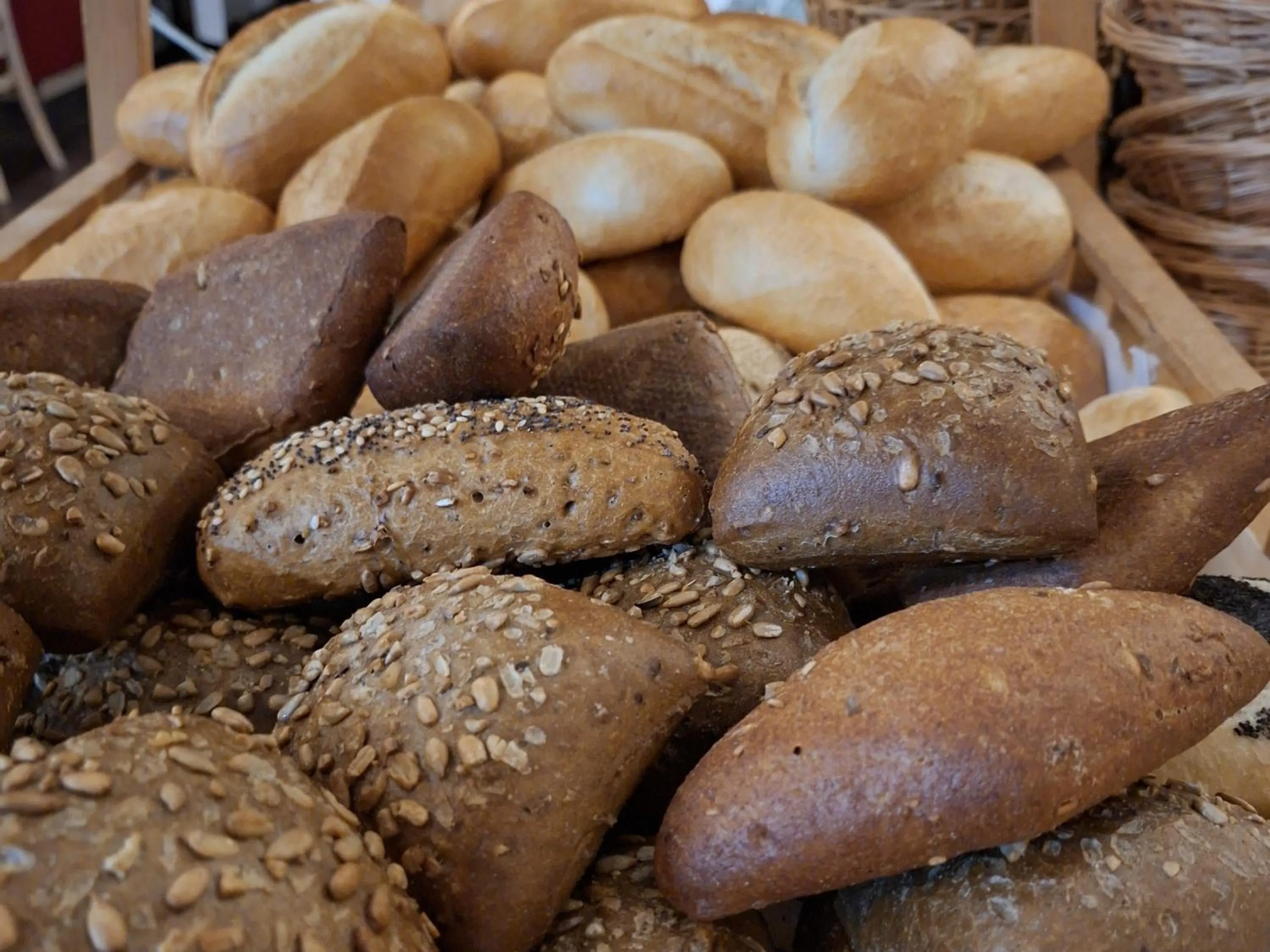 Buffet breakfast in Land-gut-Hotel Zum alten Forsthaus - Aufladestation für Elektroautos
