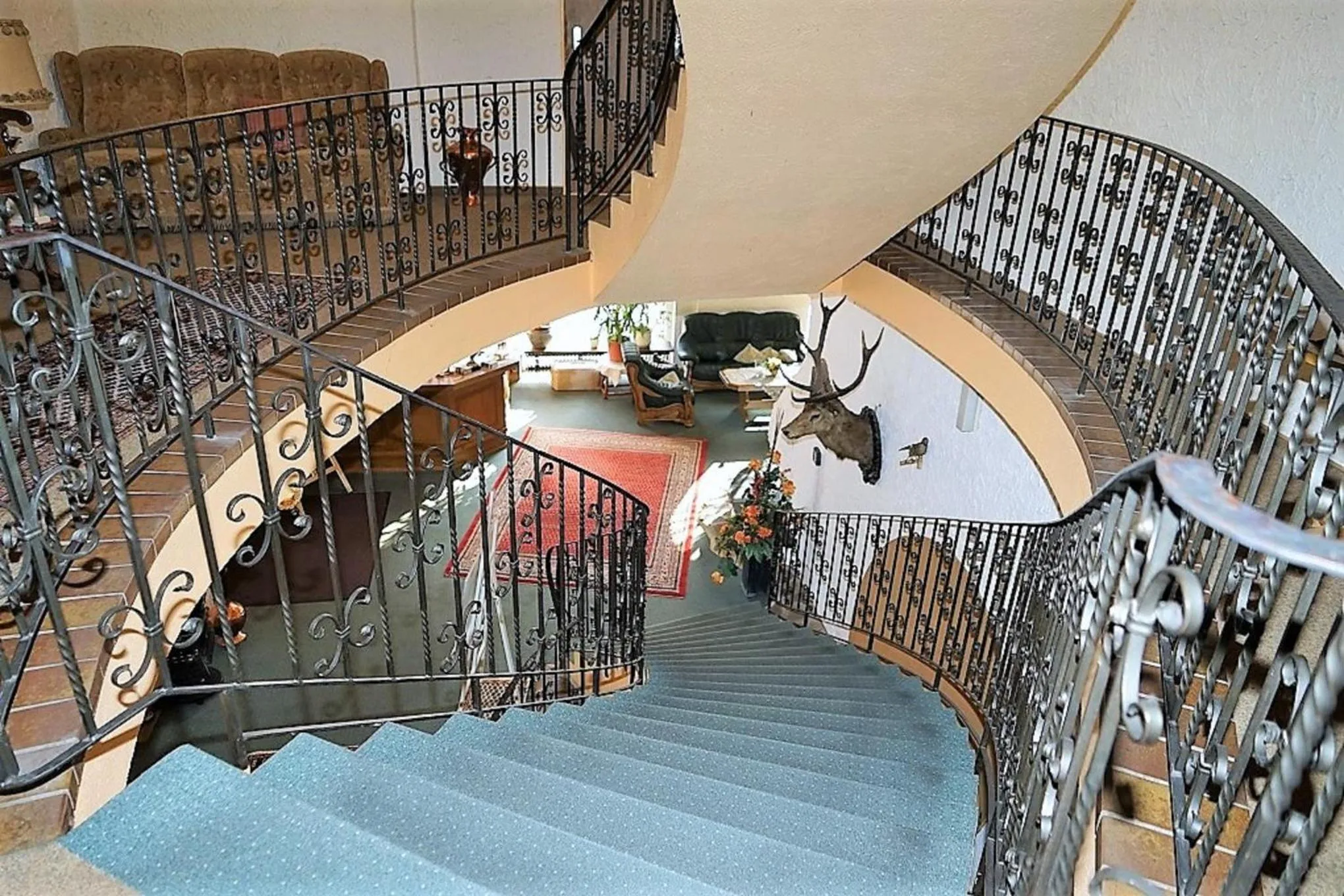 Lobby or reception in Land-gut-Hotel Zum alten Forsthaus - Aufladestation für Elektroautos