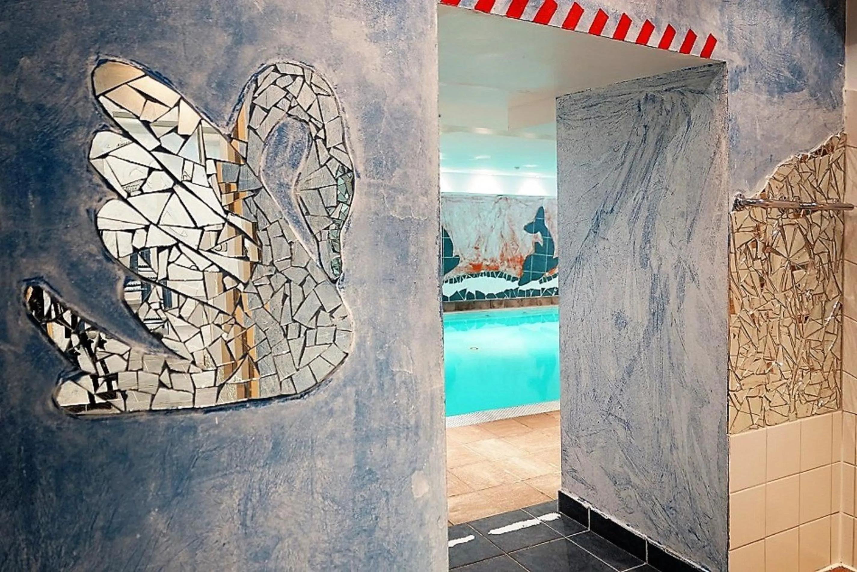 Swimming pool in Land-gut-Hotel Zum alten Forsthaus - Aufladestation für Elektroautos