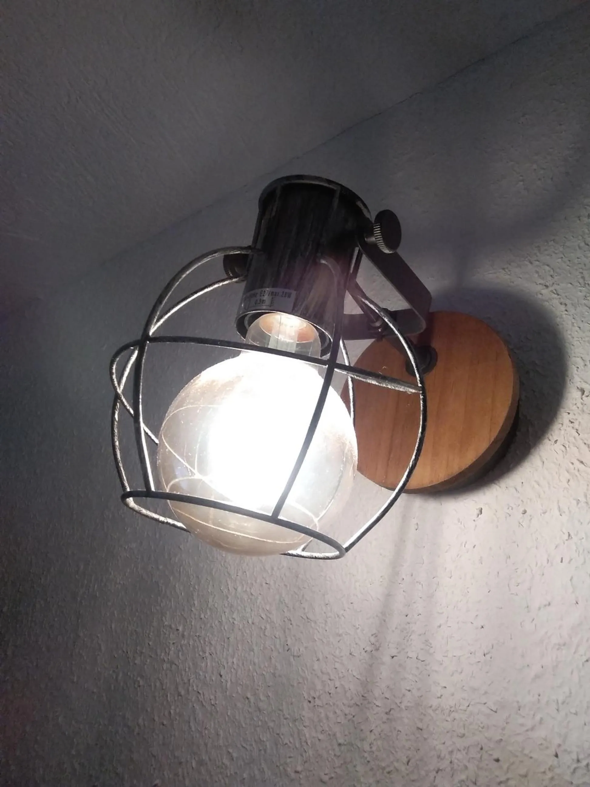 Decorative detail in Land-gut-Hotel Zum alten Forsthaus - Aufladestation für Elektroautos