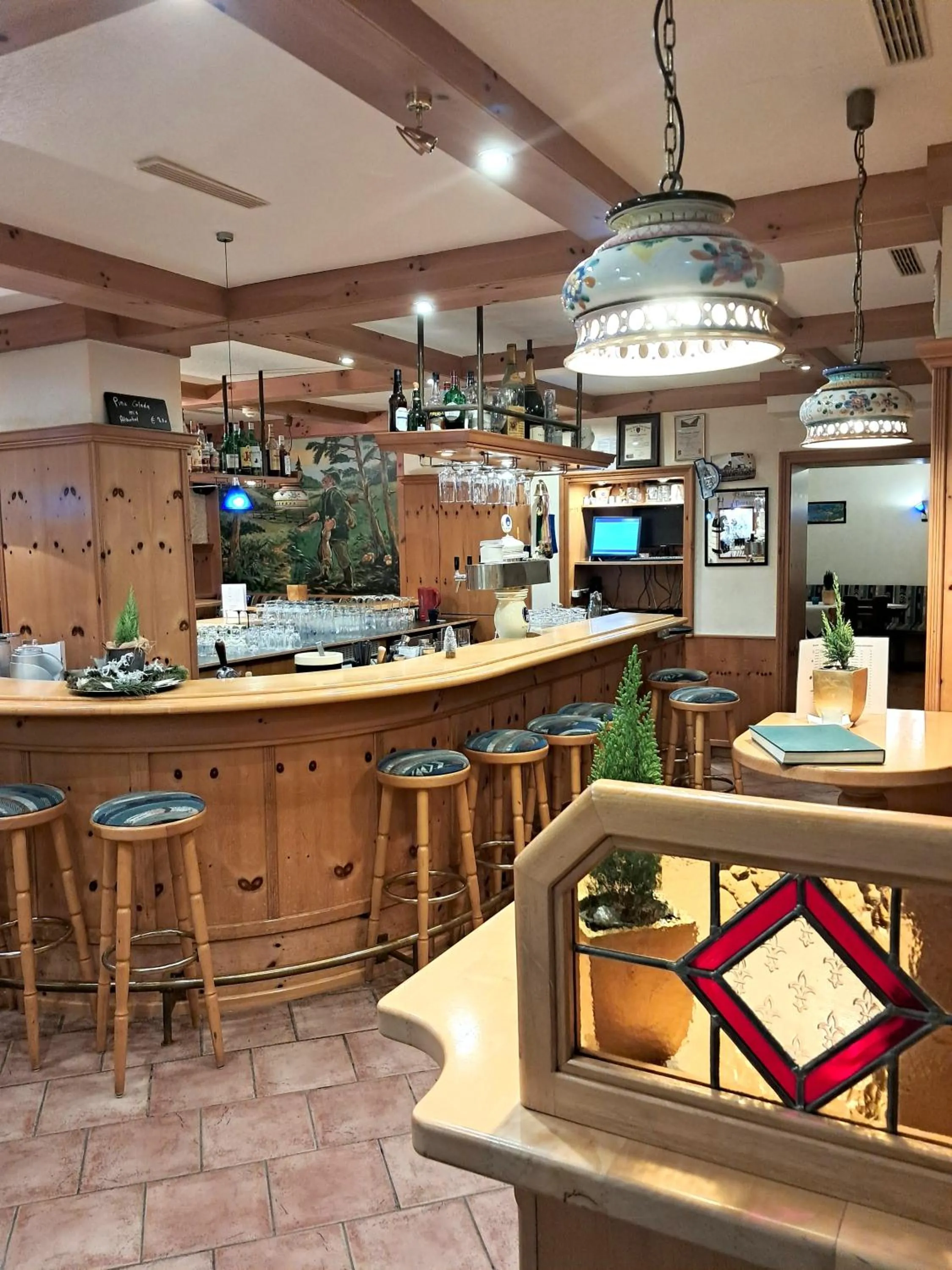 Lounge or bar in Land-gut-Hotel Zum alten Forsthaus - Aufladestation für Elektroautos