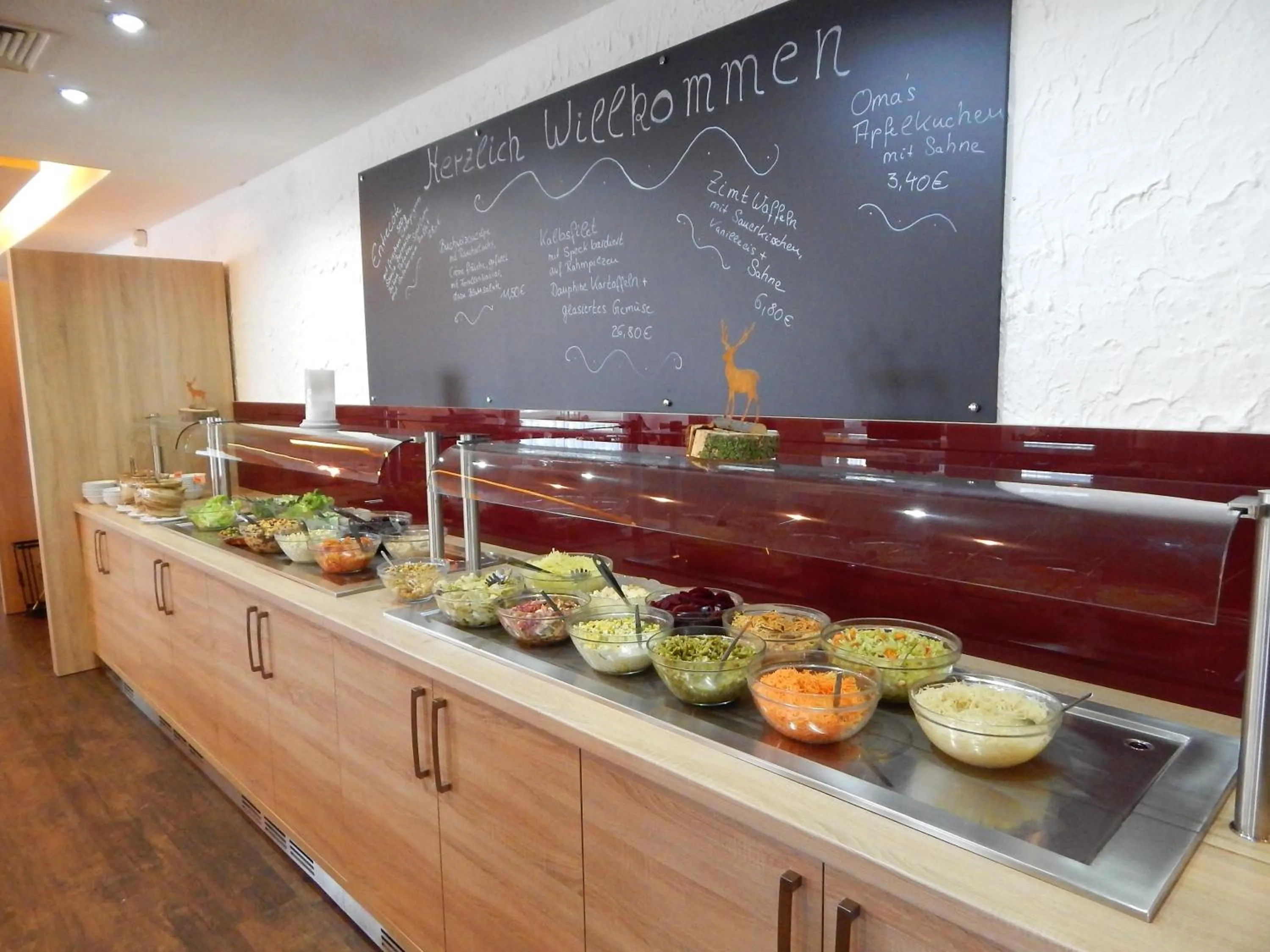 Restaurant/places to eat in Land-gut-Hotel Zum alten Forsthaus - Aufladestation für Elektroautos