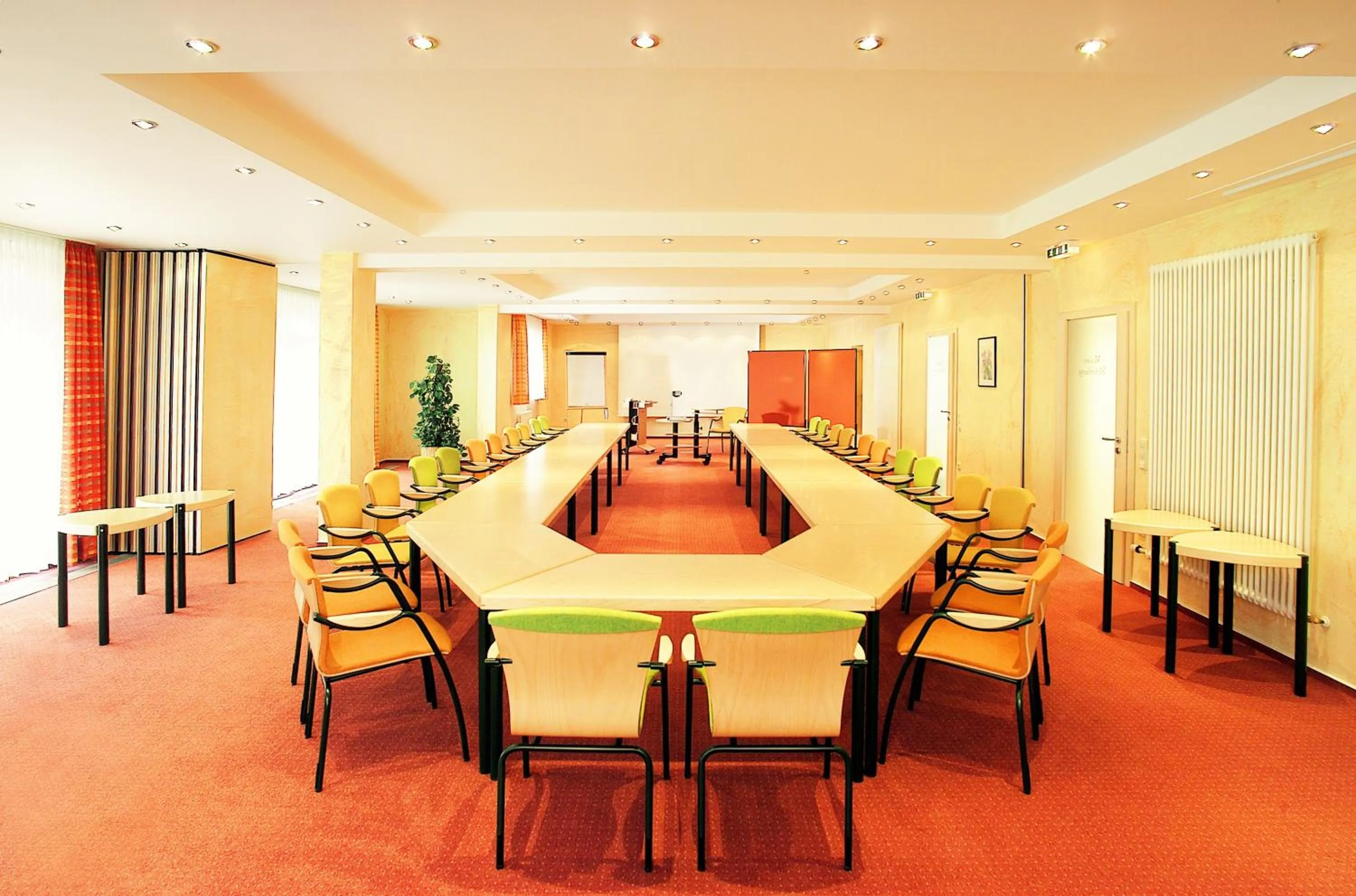 Banquet/Function facilities in Land-gut-Hotel Zum alten Forsthaus - Aufladestation für Elektroautos