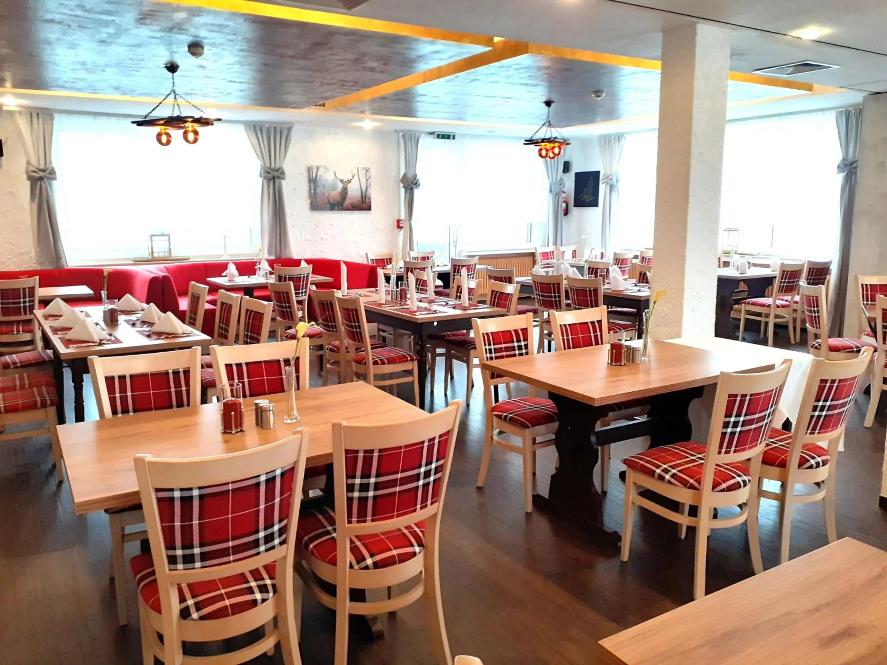 Restaurant/places to eat in Land-gut-Hotel Zum alten Forsthaus - Aufladestation für Elektroautos