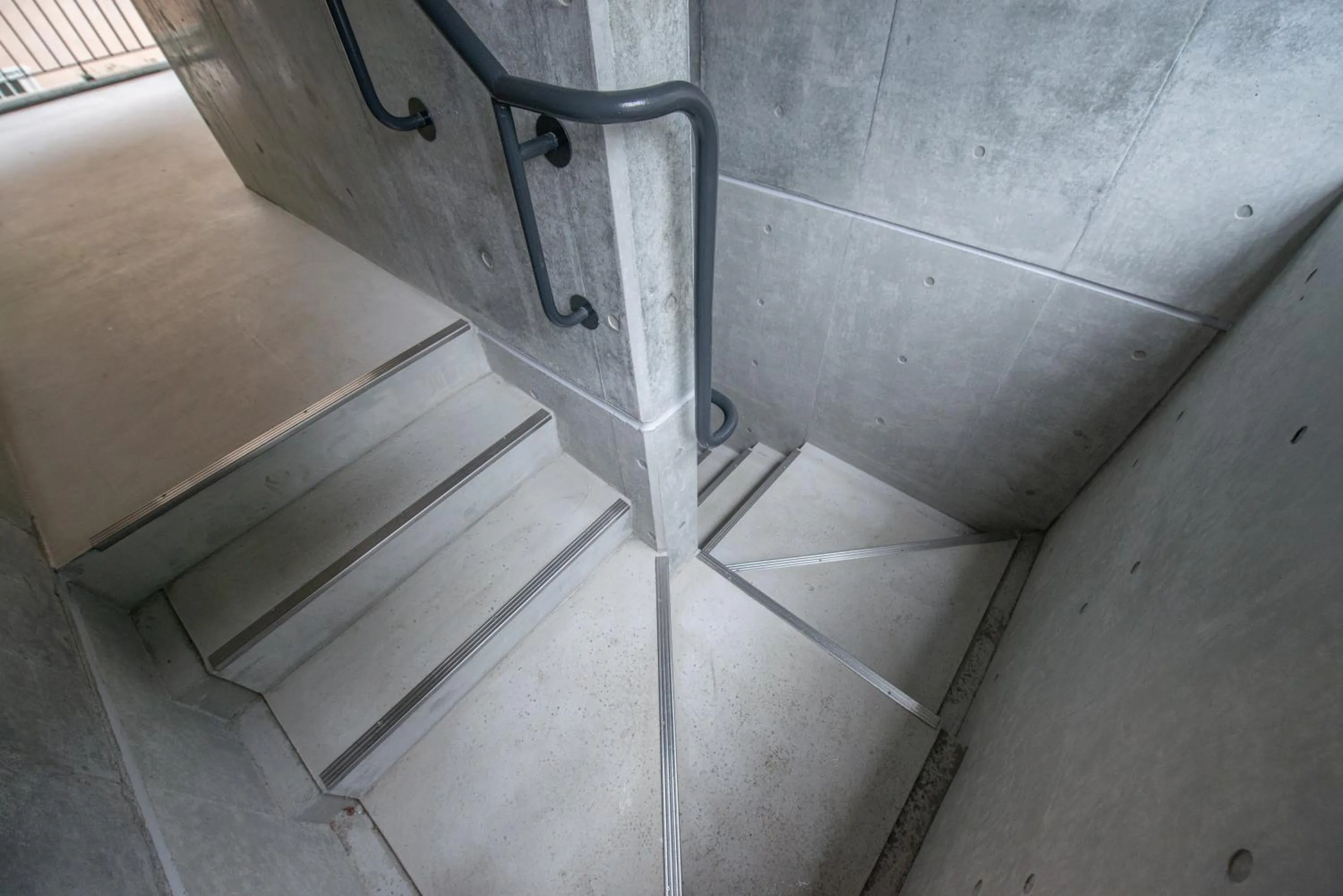 Property building in bmj Hyakunincho