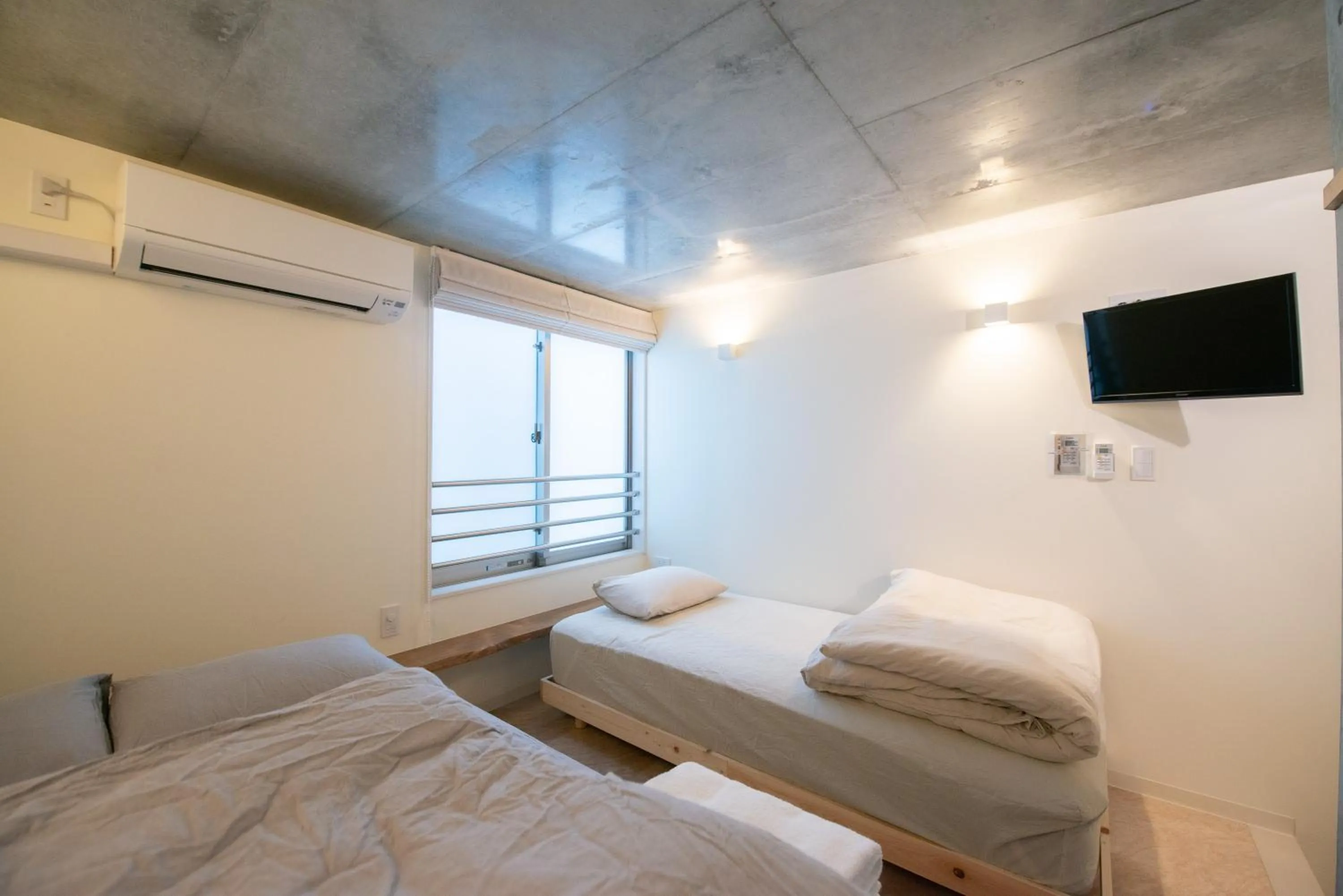 Bed in bmj Hyakunincho