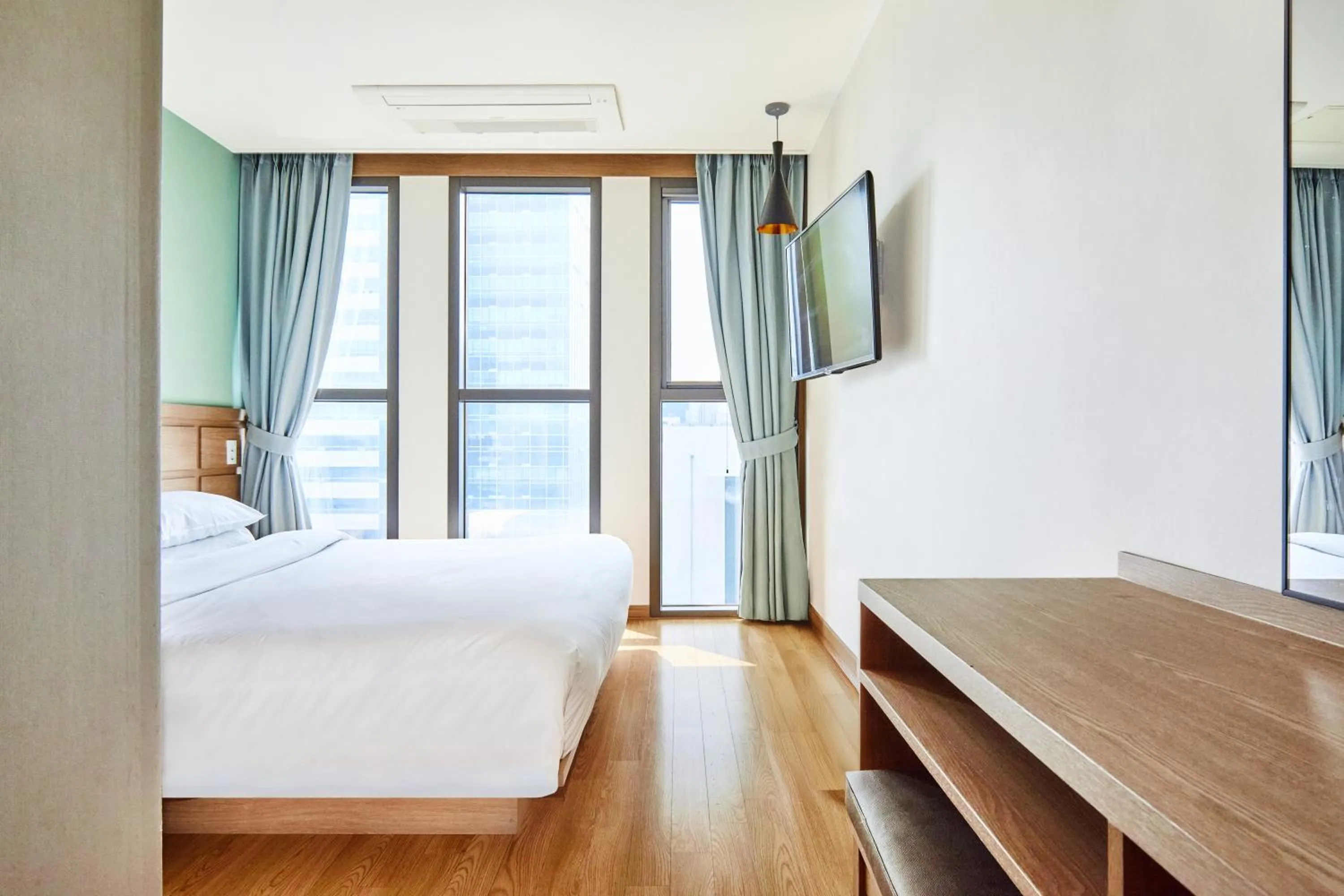 Photo of the whole room, Bed in Hotel POCO Seongsu