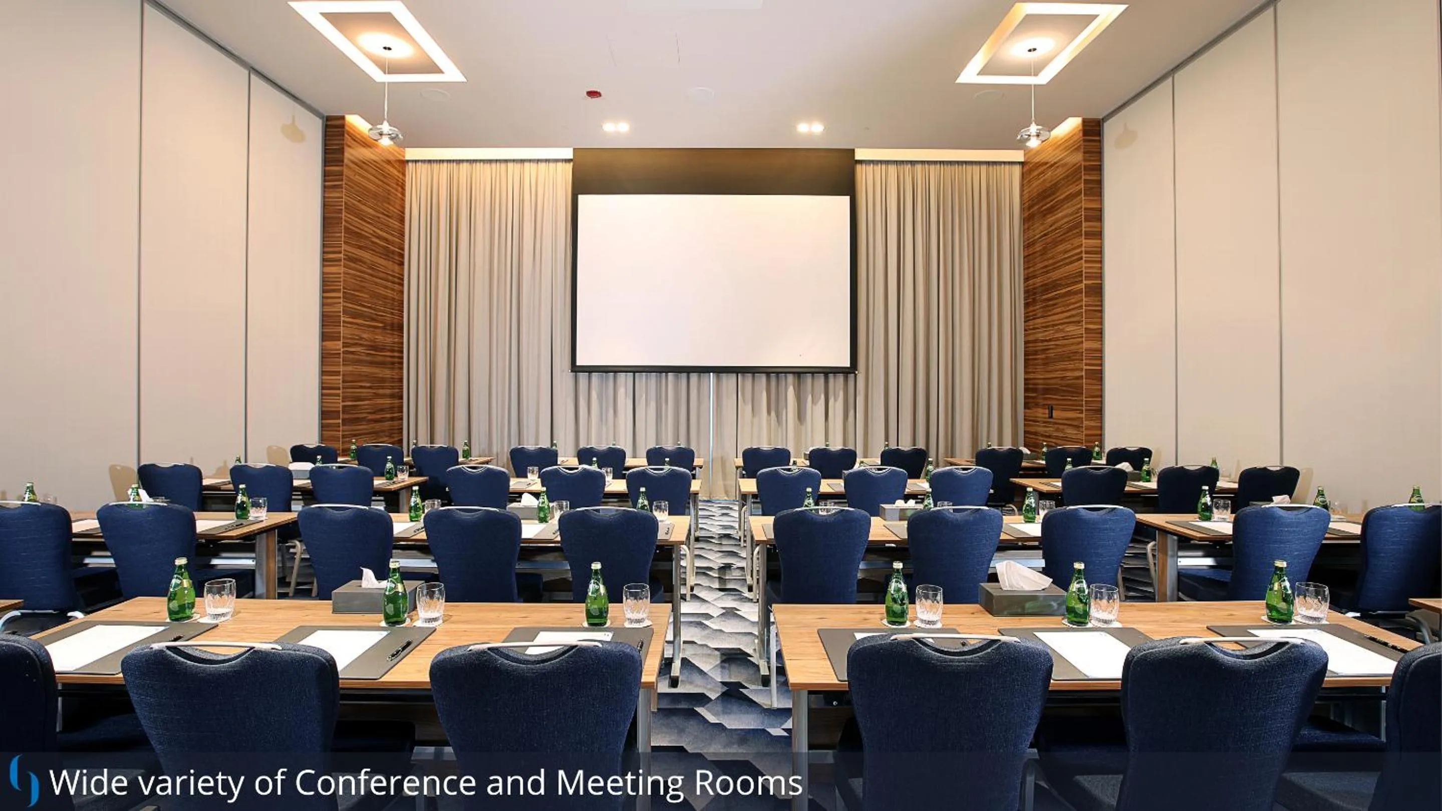 Business facilities in Grand Cosmopolitan Hotel