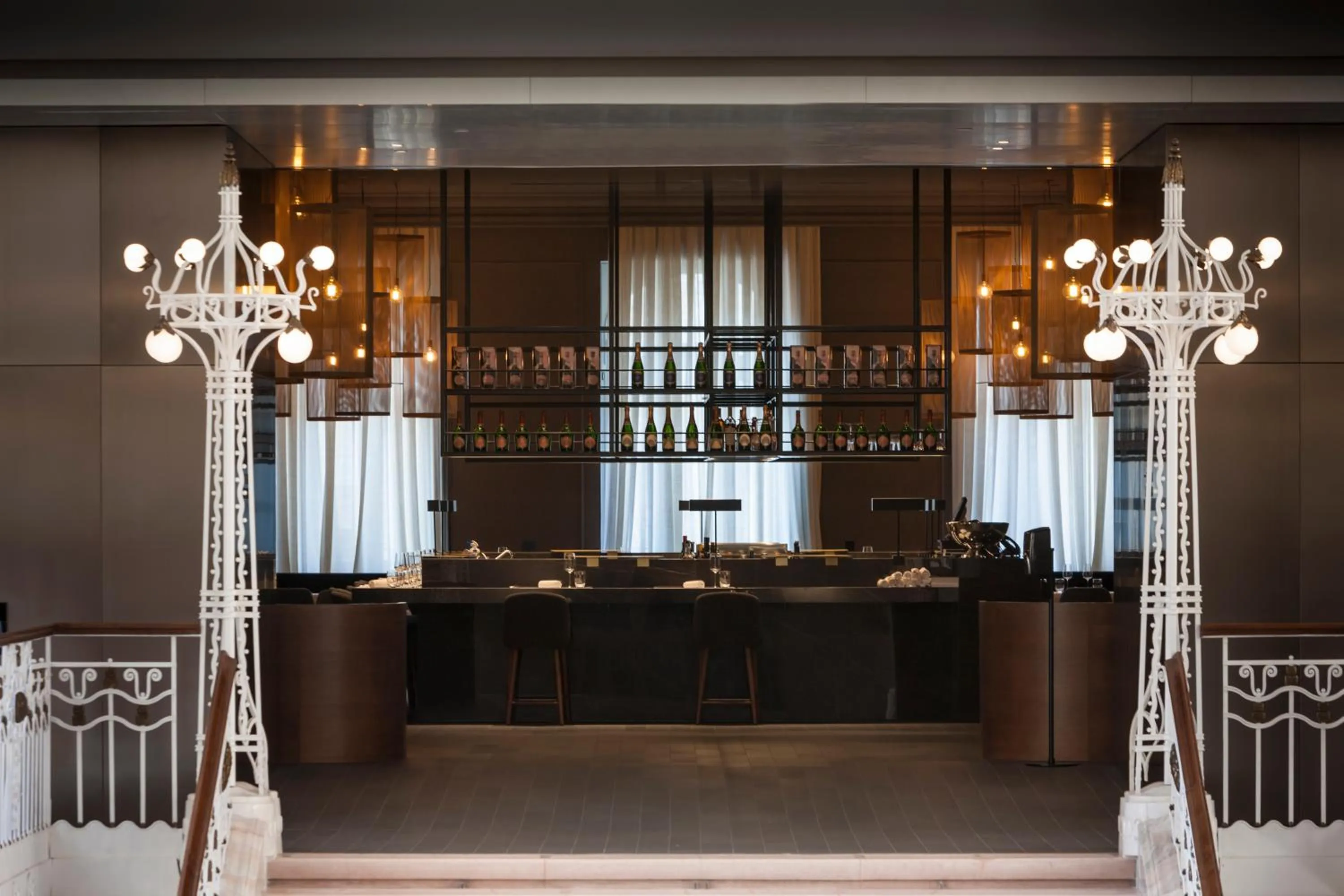 Lounge or bar in Kozmo Hotel Suites & Spa - Small Luxury Hotels of the World