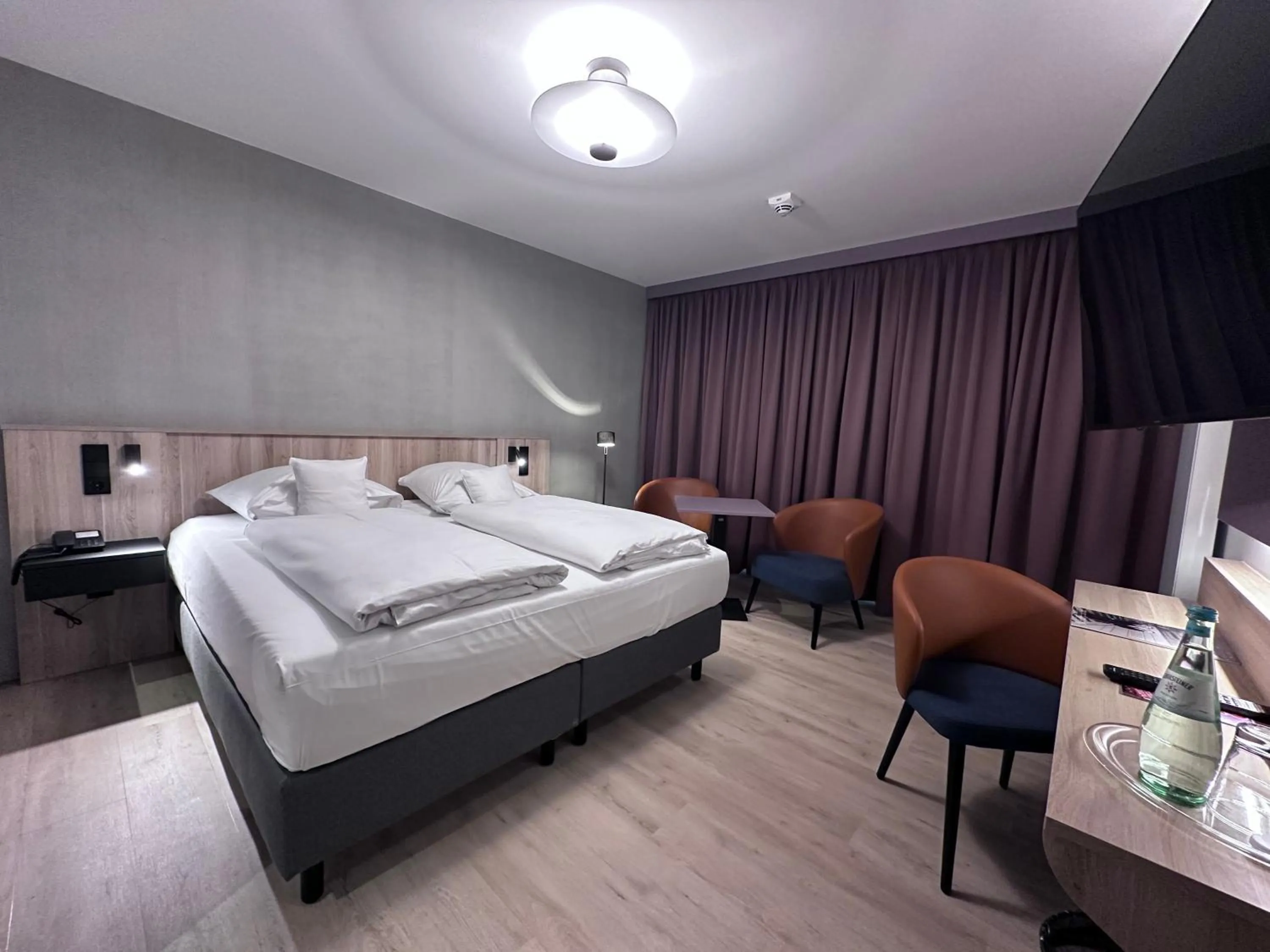 Bed in Apartment-Hotel Hamburg Mitte