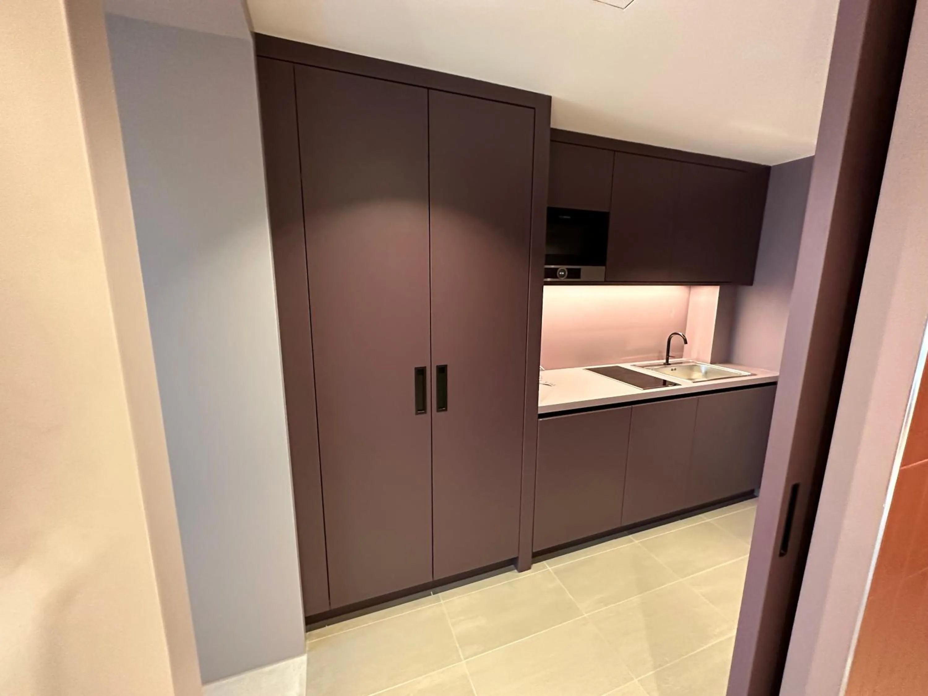 Kitchen or kitchenette in Apartment-Hotel Hamburg Mitte