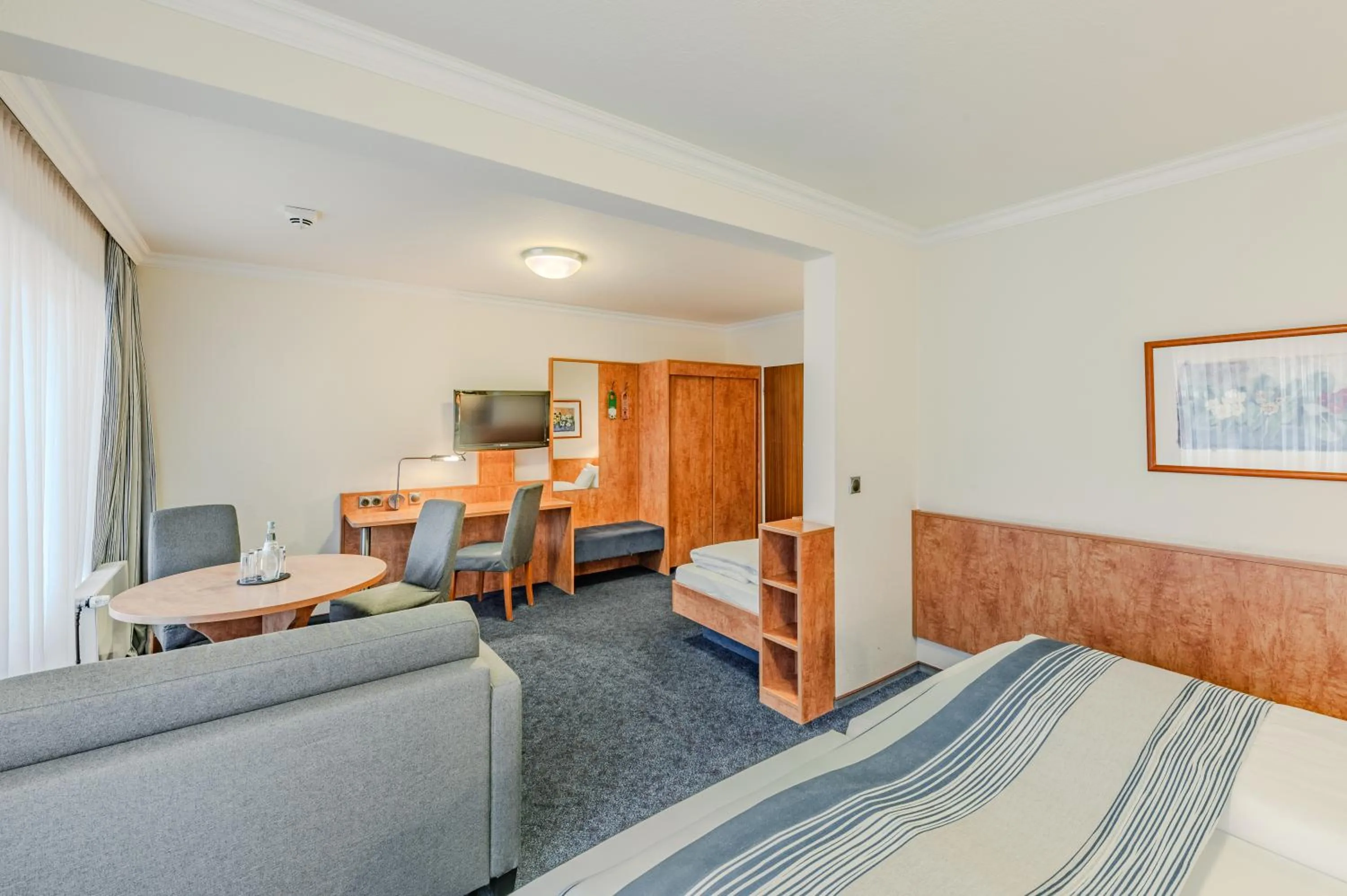 Living room, Bed in Apartment-Hotel Hamburg Mitte