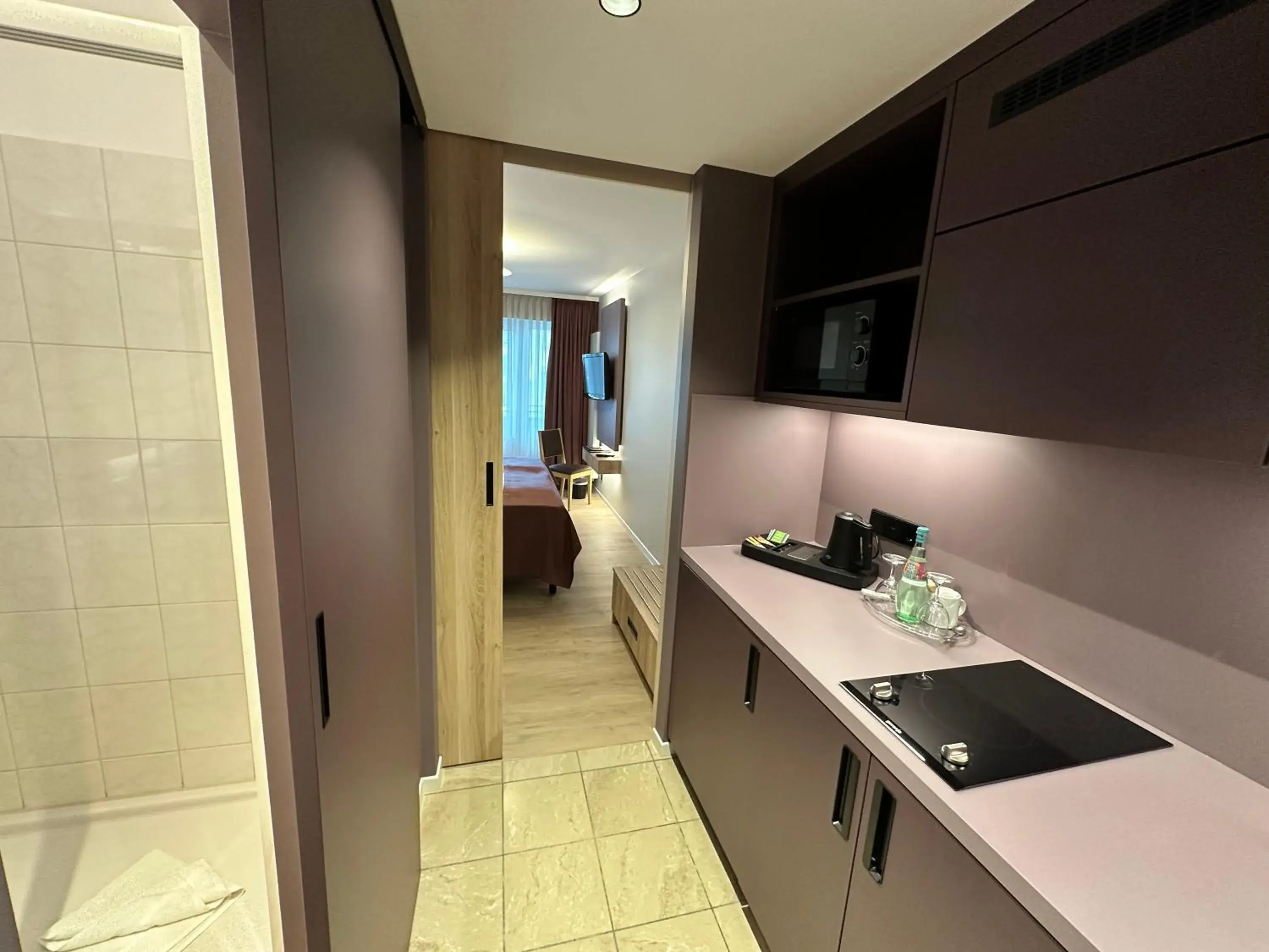 Queen Room with Balcony in Apartment-Hotel Hamburg Mitte Queen Room with Balcony in Apartment-Hotel Hamburg Mitte