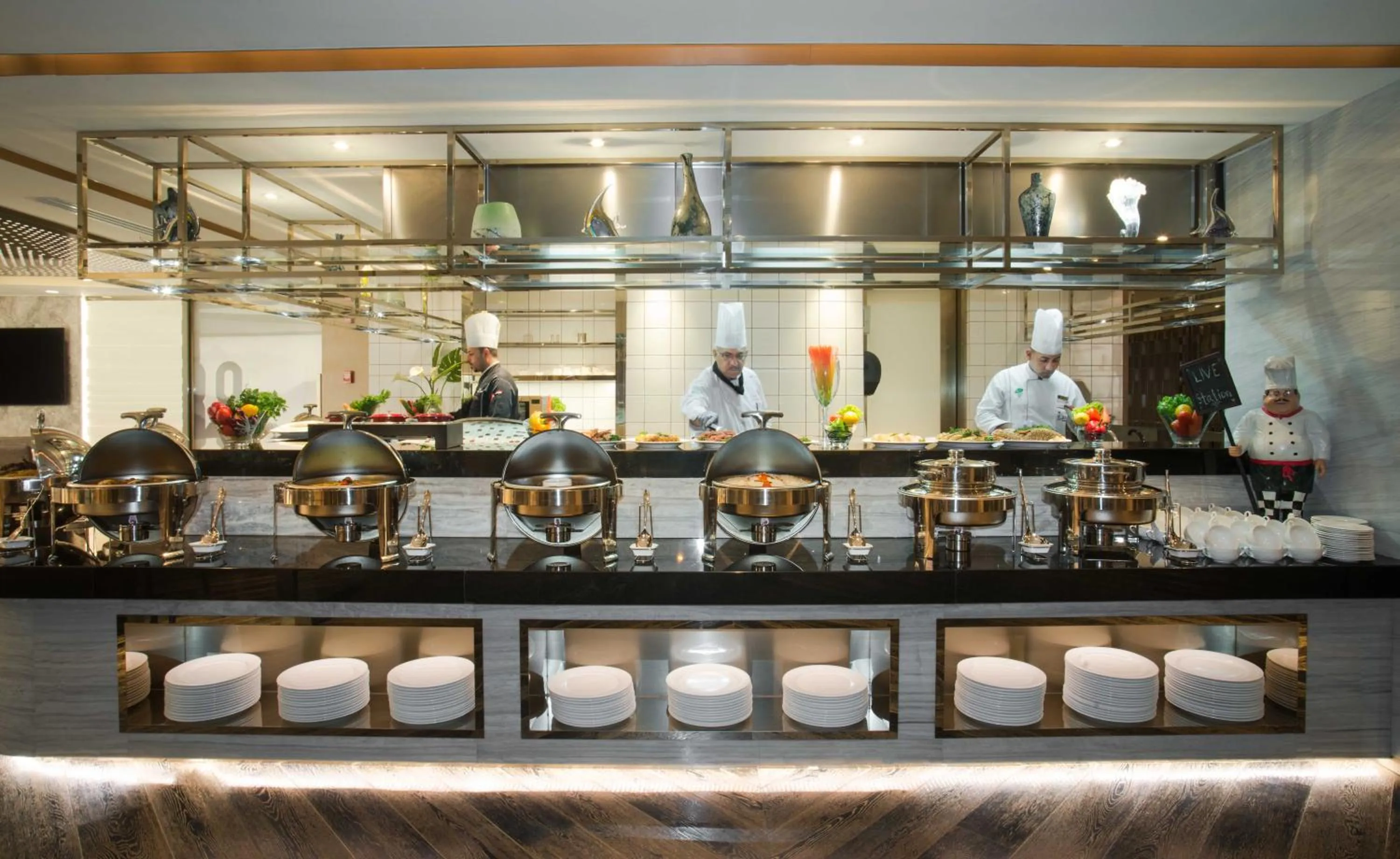 Food and drinks in Narcissus Al Hamra Hotel Jeddah