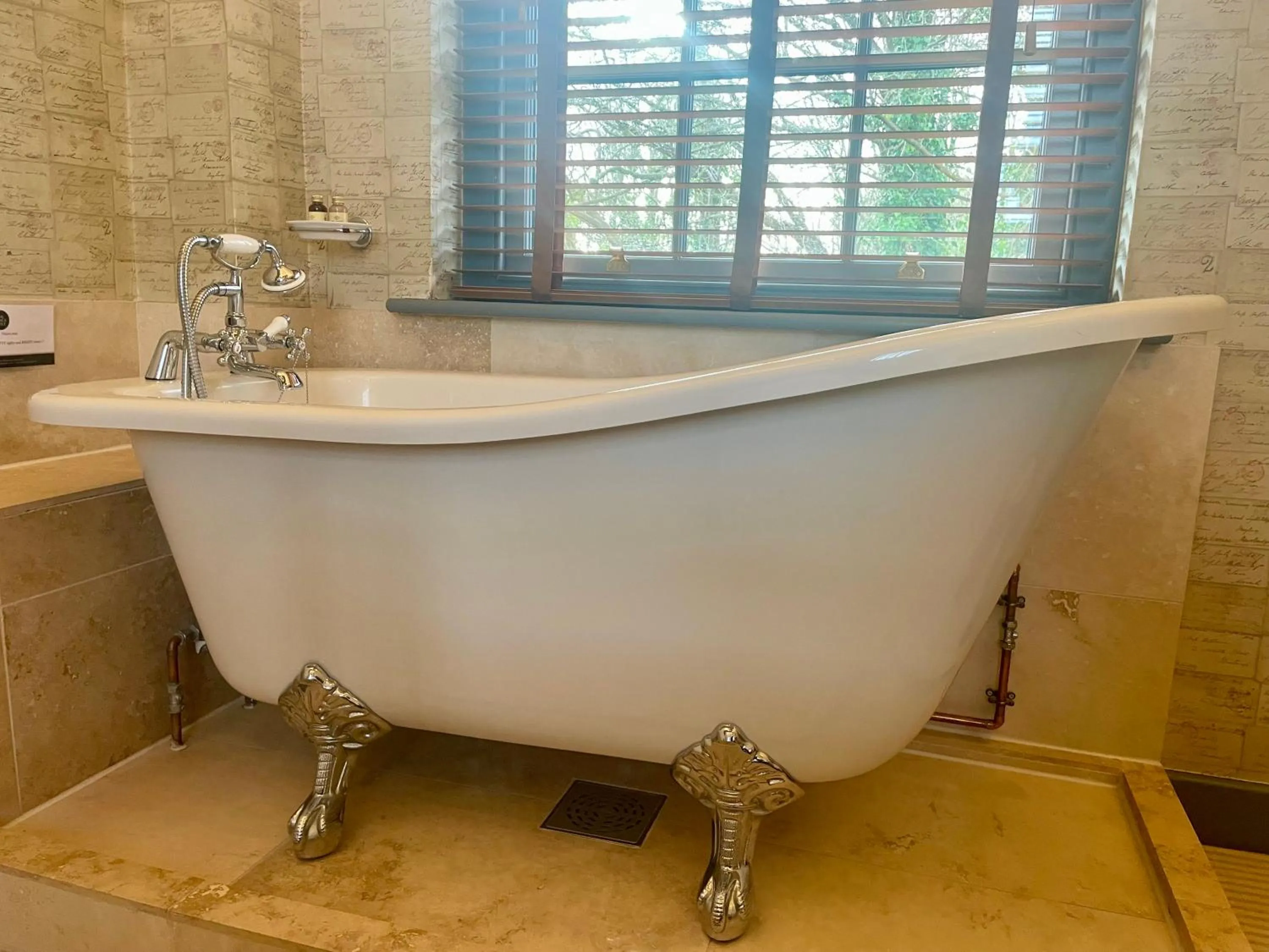 Bath in The Black Hole