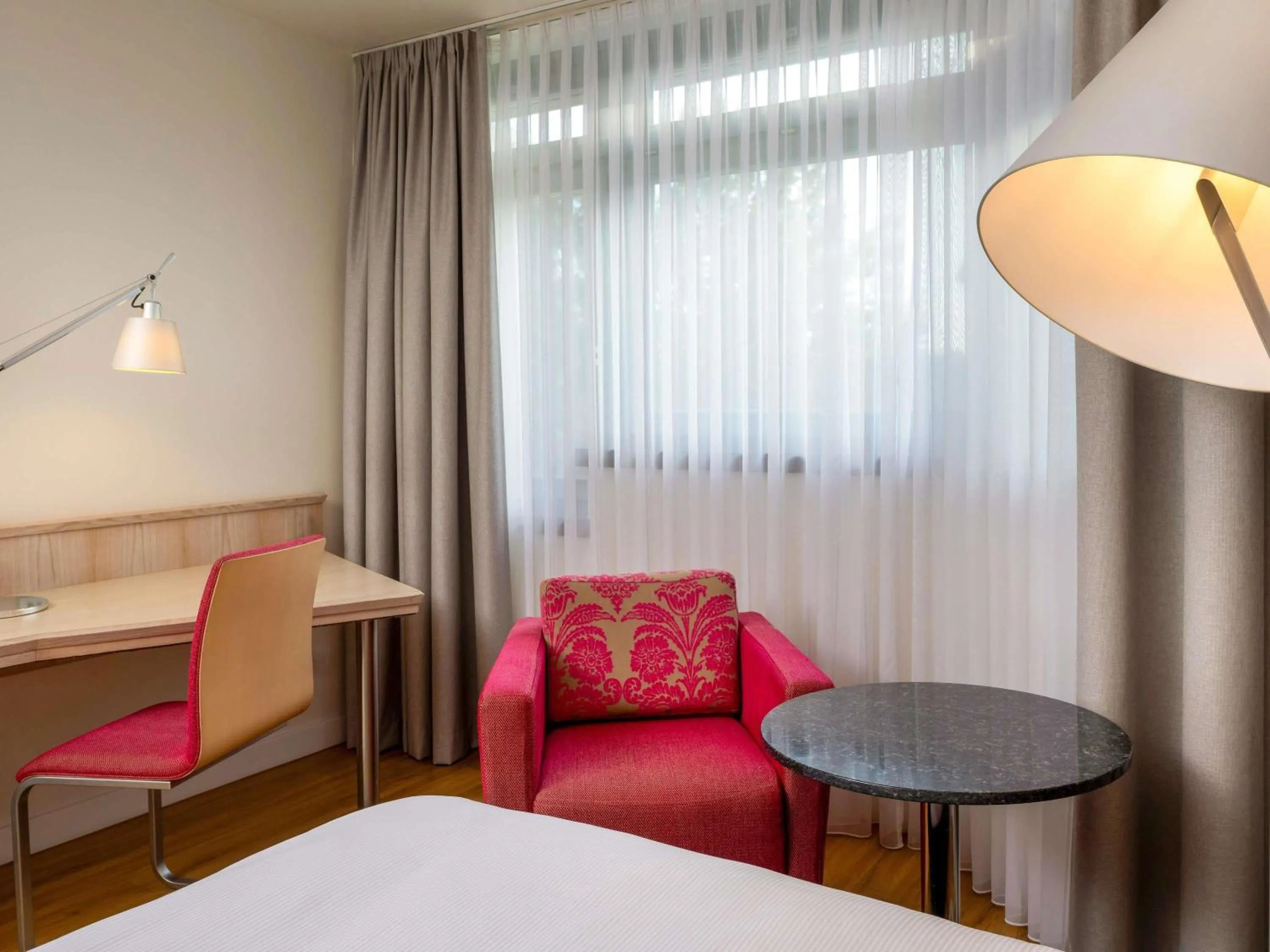 Bedroom, Bed in Mövenpick Hotel München-Airport