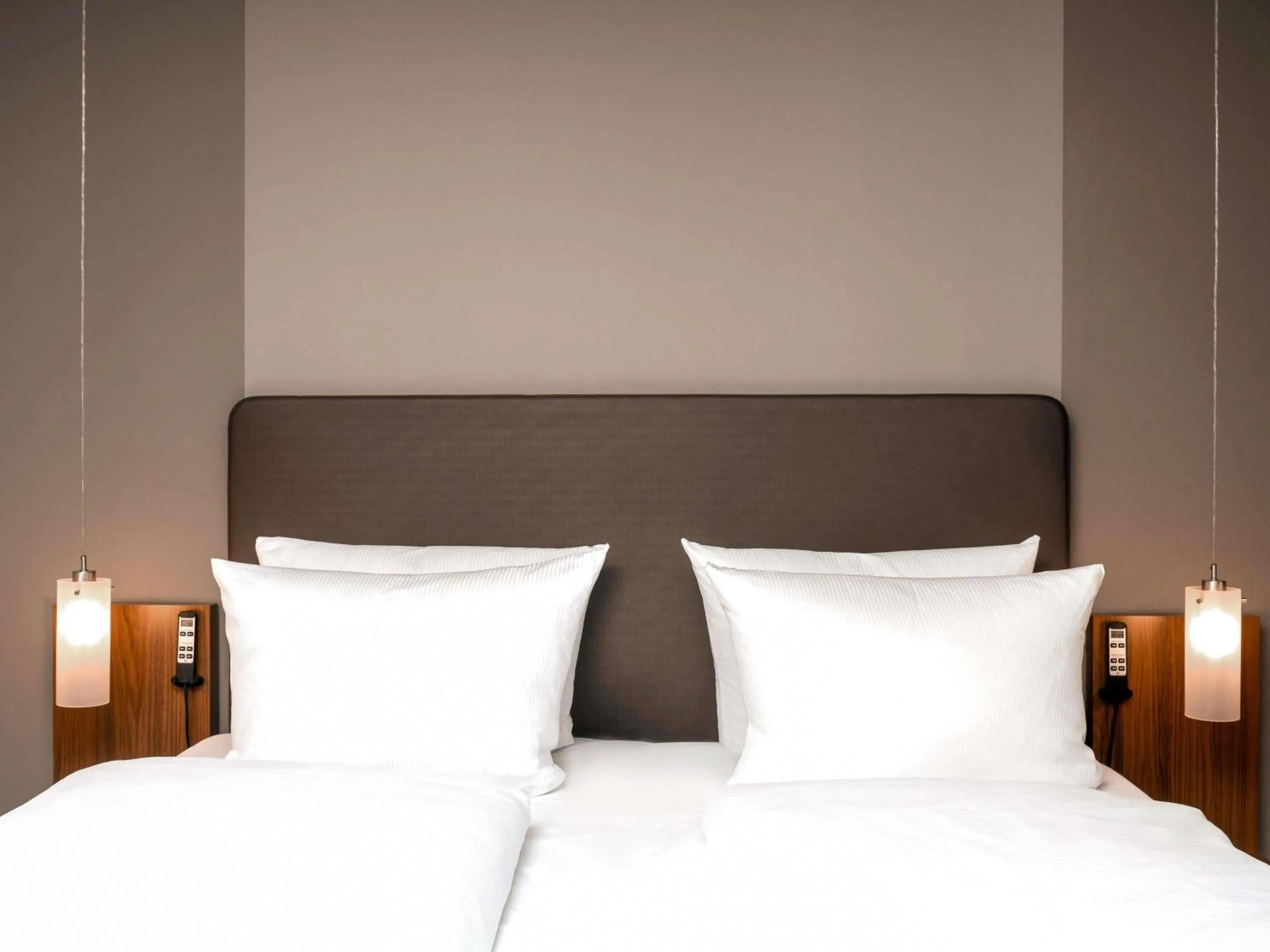 Bedroom, Bed in Mövenpick Hotel München-Airport